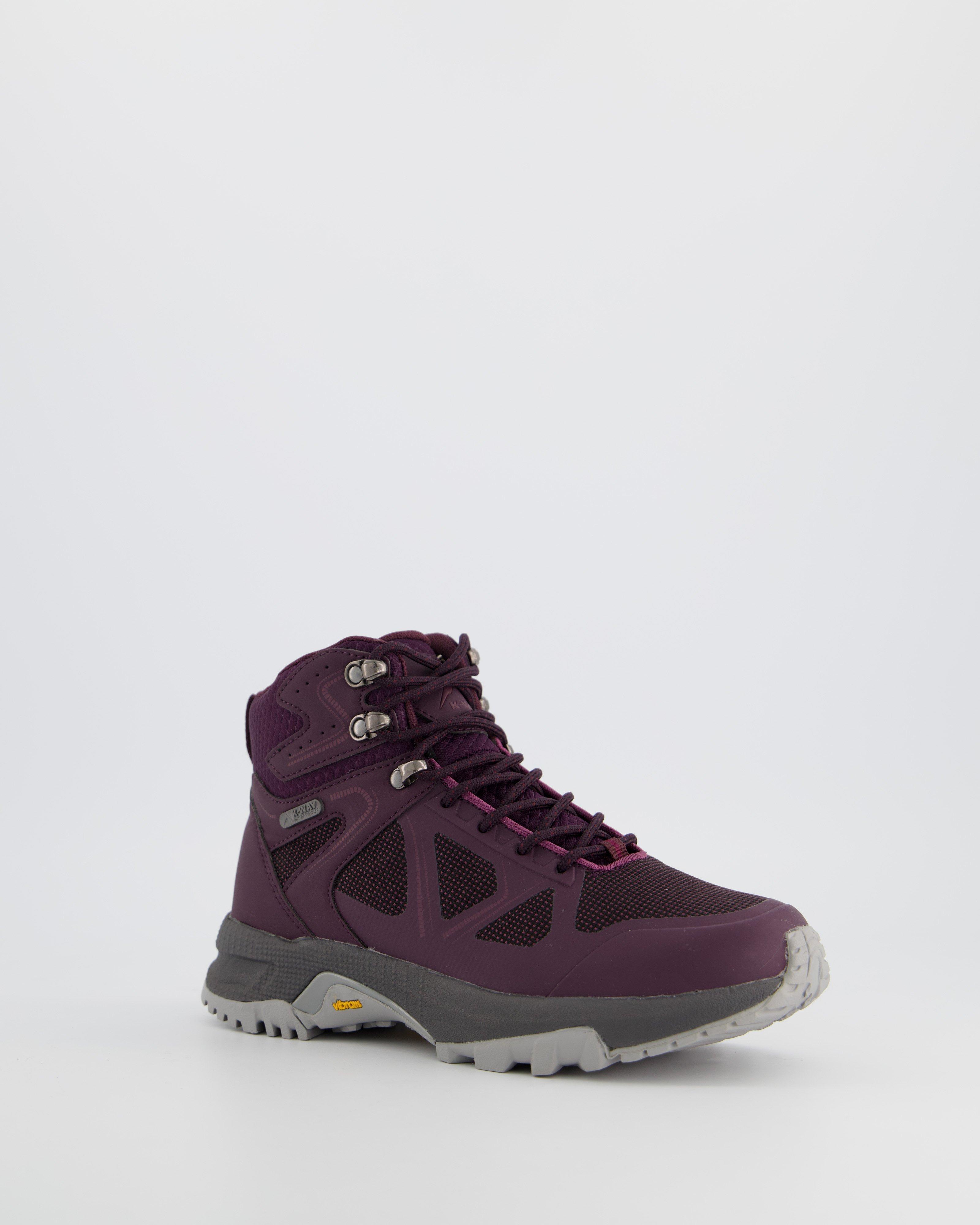 nike walking boots womens