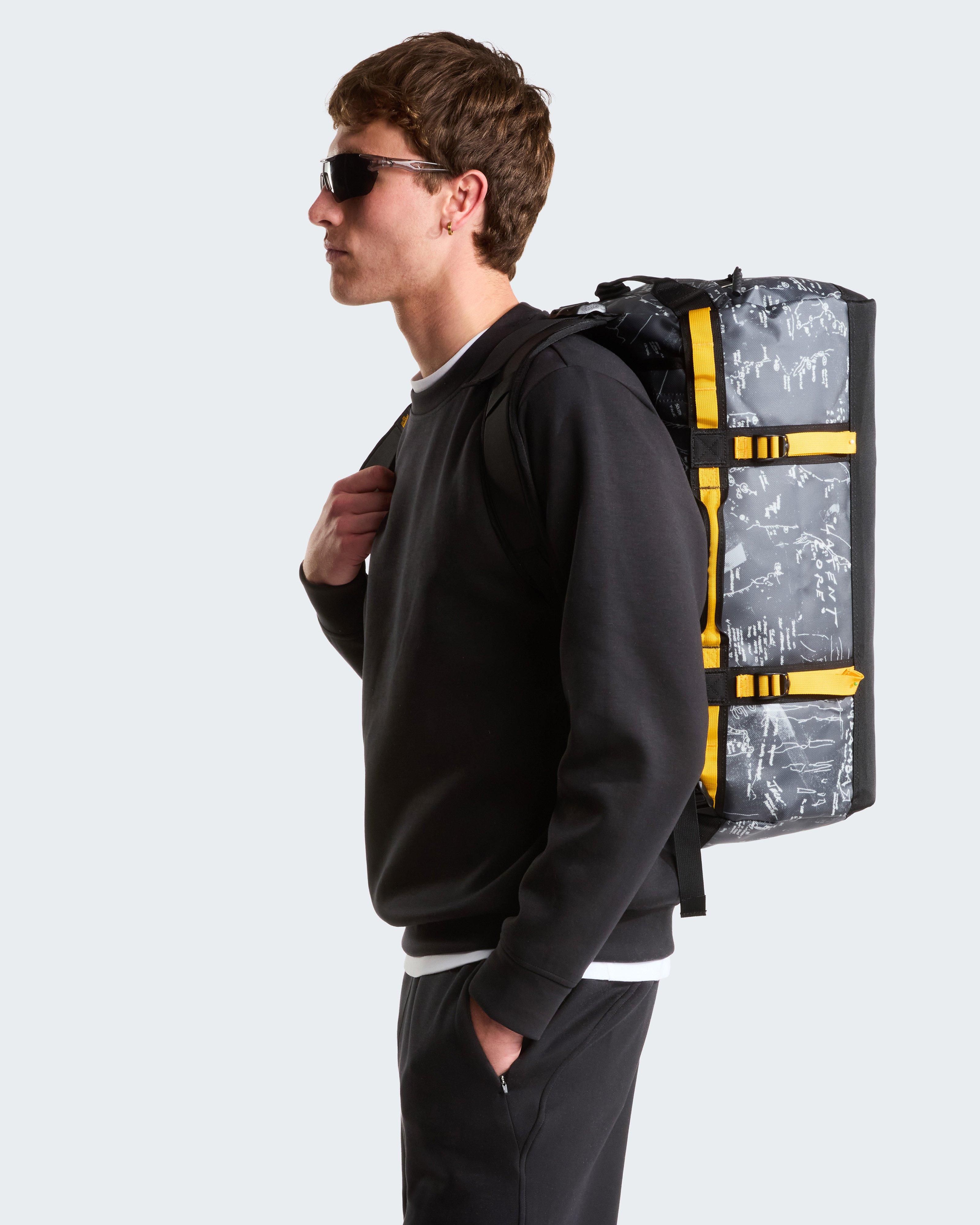 tomo　adidasパンツ+The North Faceバッグ The North Face Base Camp Duffel Small