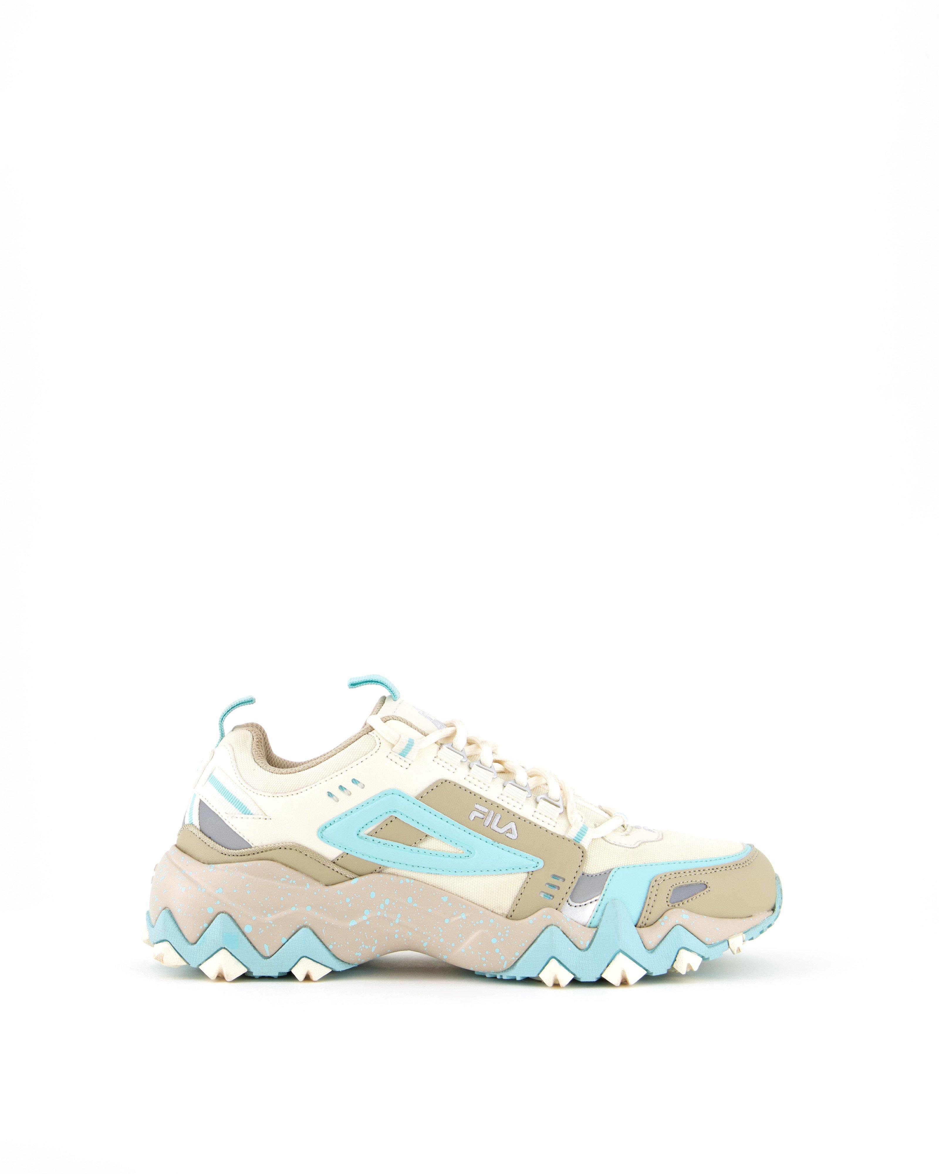 Fila Women's Oakmont TR Trail Sneaker : : Clothing, Shoes