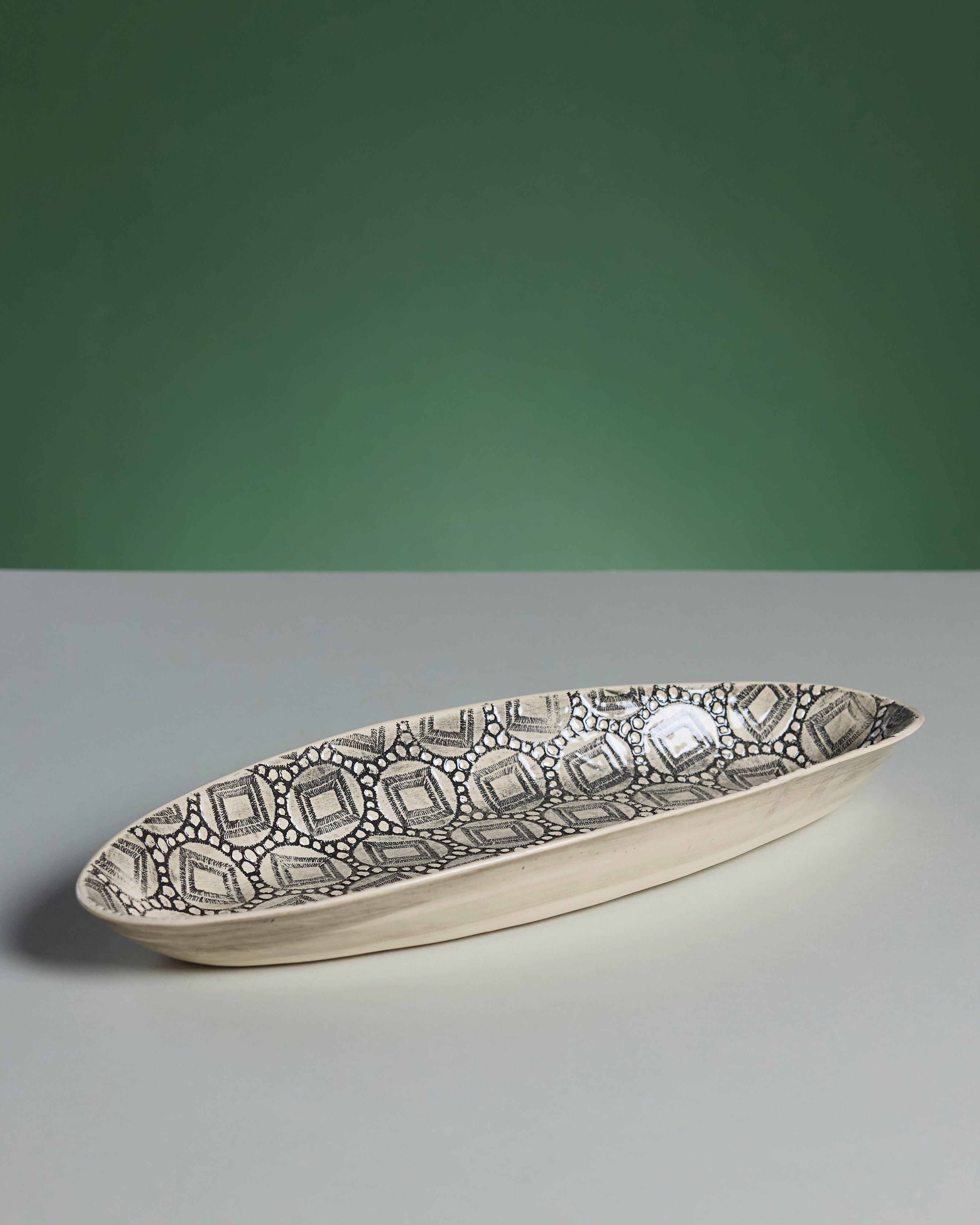 Wonki Oblong Pattern Tray – Medium  -  Black