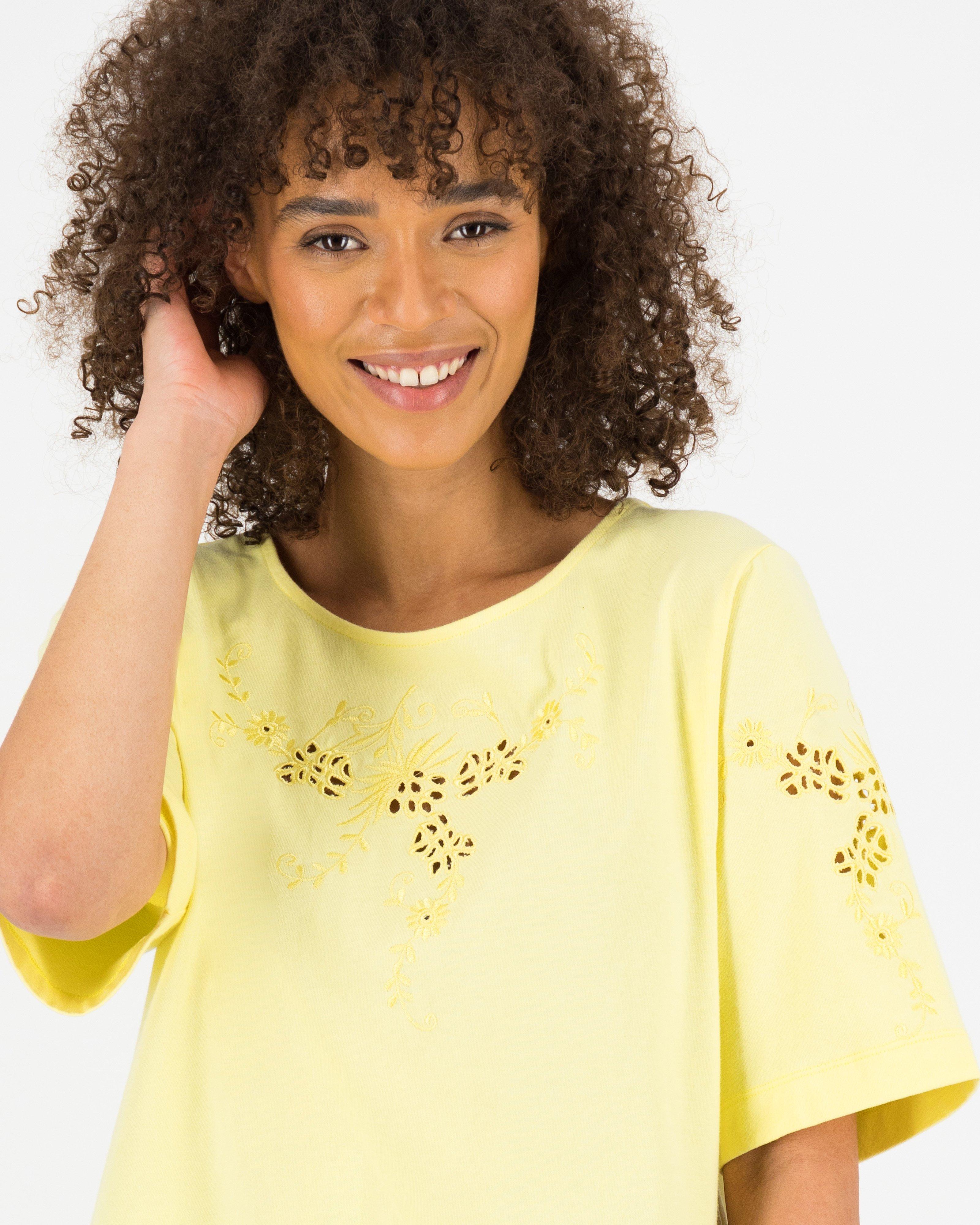 Rare Earth Women's Hazel Embroidered T-shirt -  Yellow
