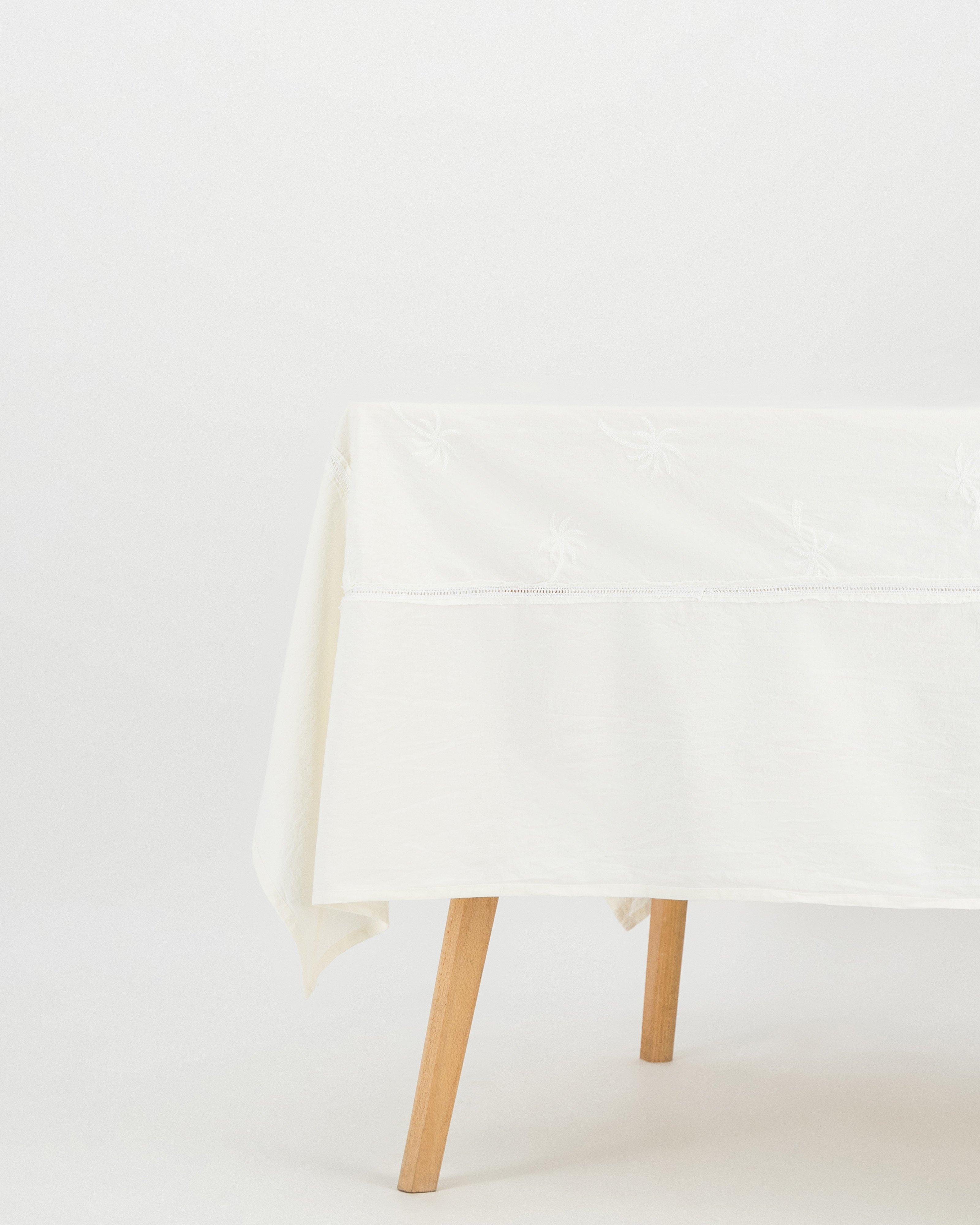 Palm Embroidered Tablecloth (180 x 180) -  White