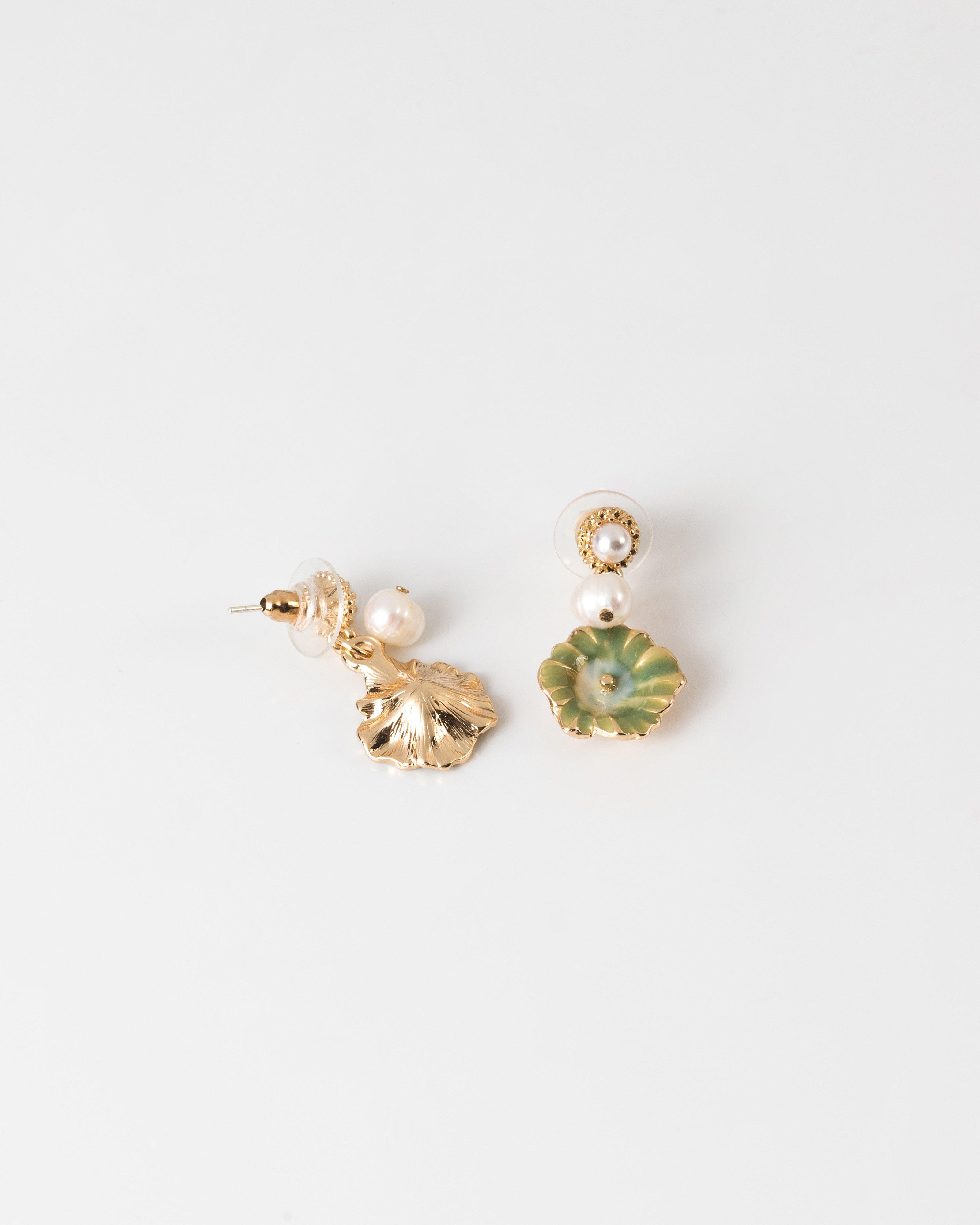 Gloss Enamel Flower & Pearl Drop Earrings -  Green