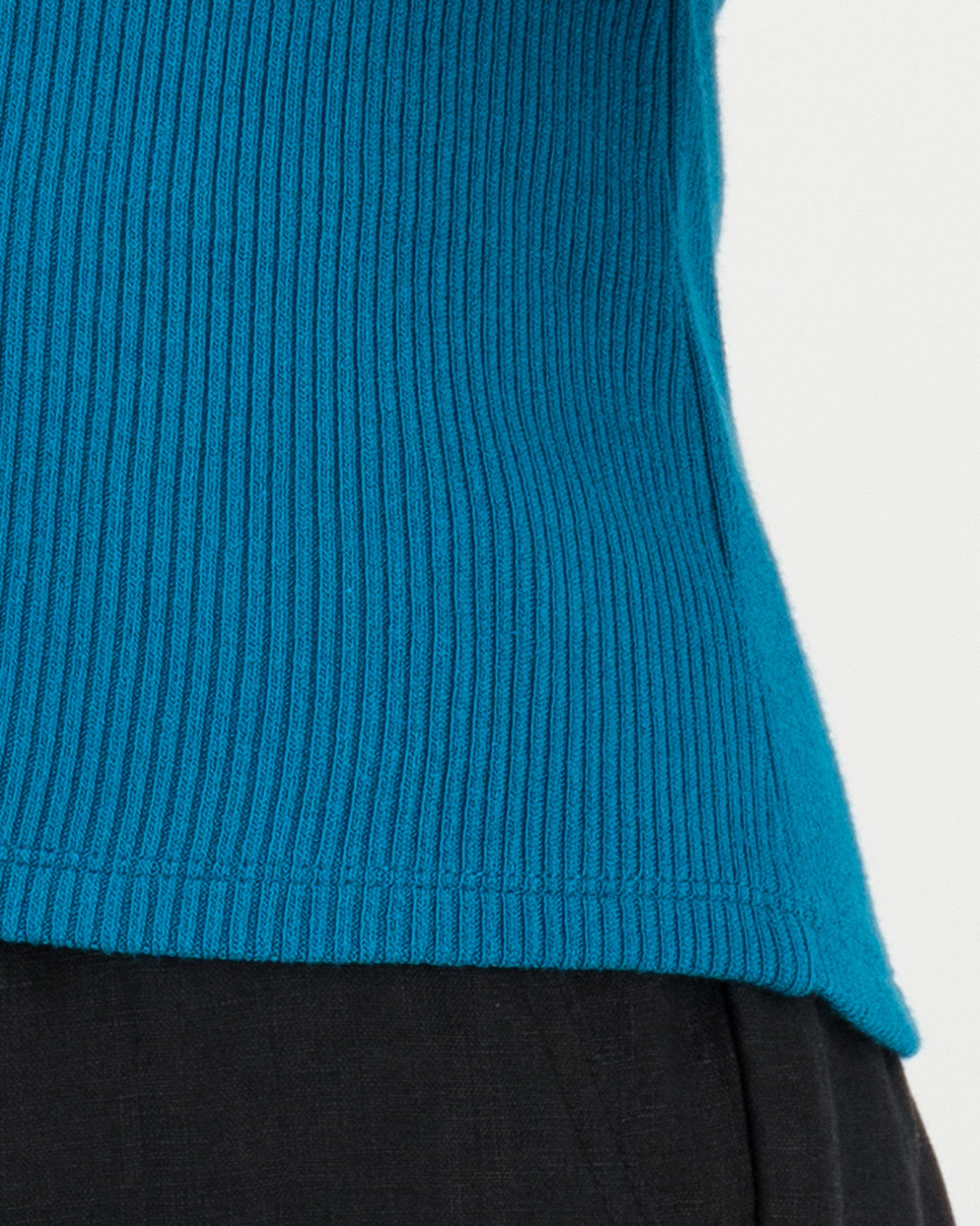 Hykaa Blaire Bottom Ribbed Royal
