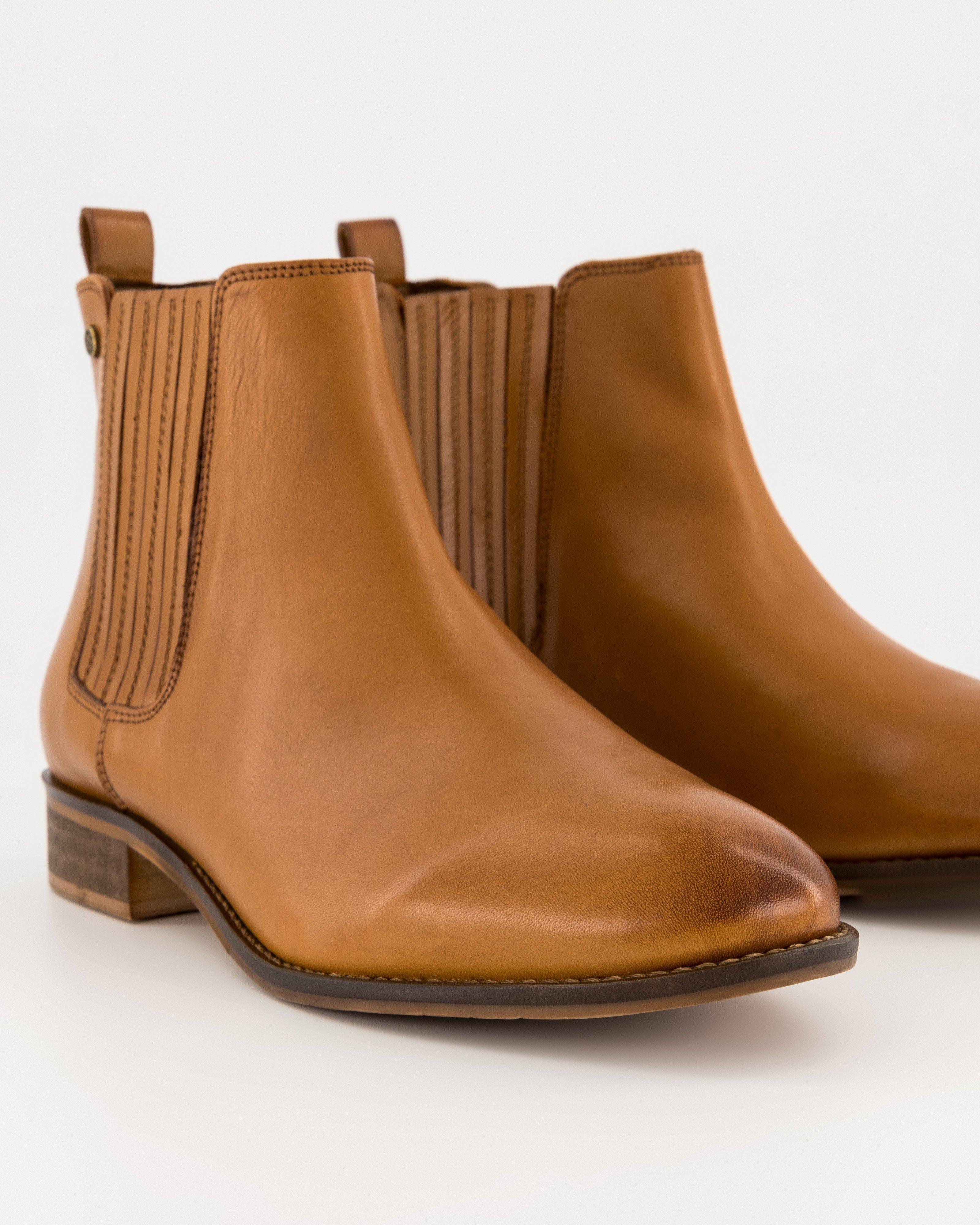 Rare Earth Women’s Donna II Chelsea Boots -  Tan