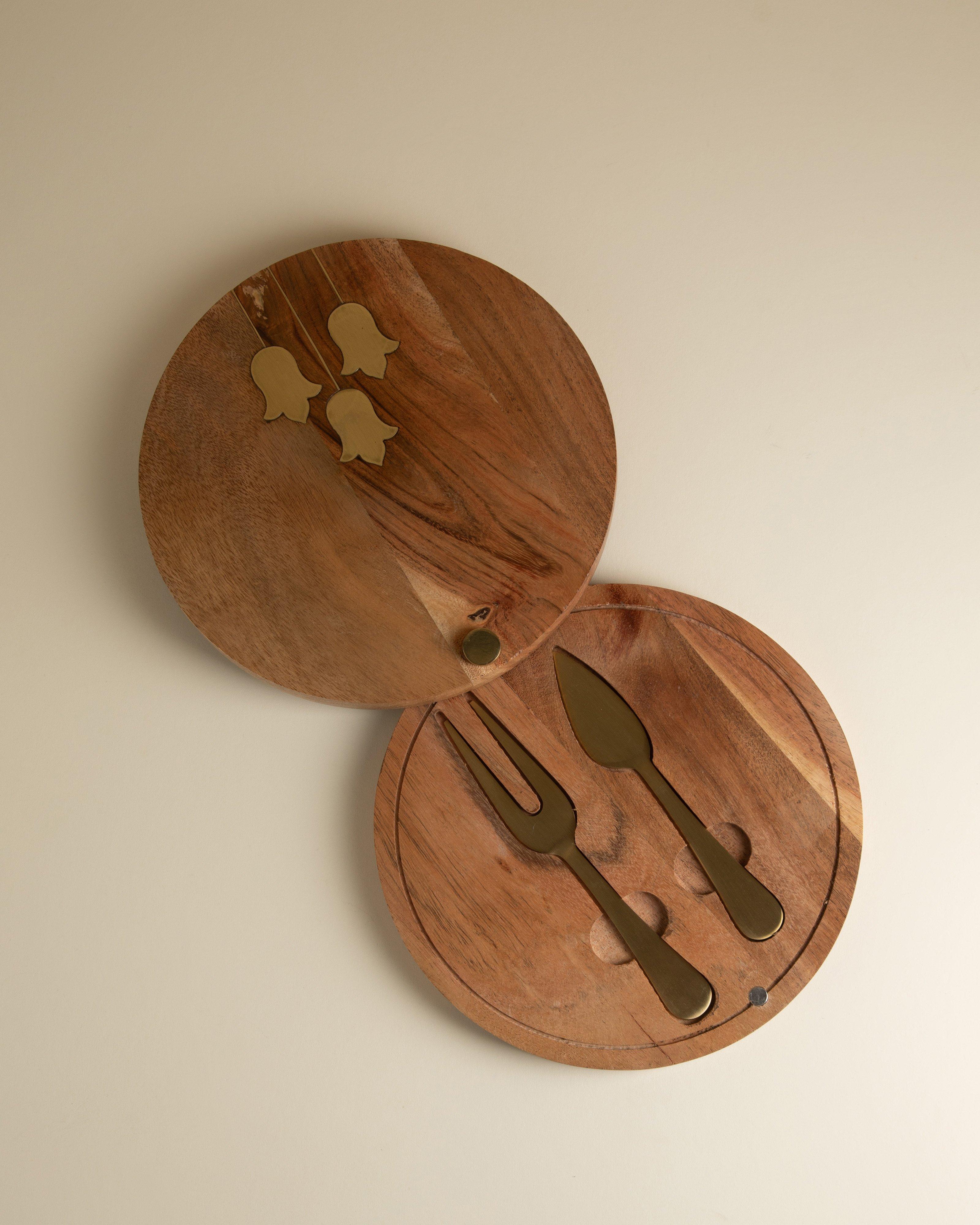 Tulip Cheese Knife Gift Set -  Brown