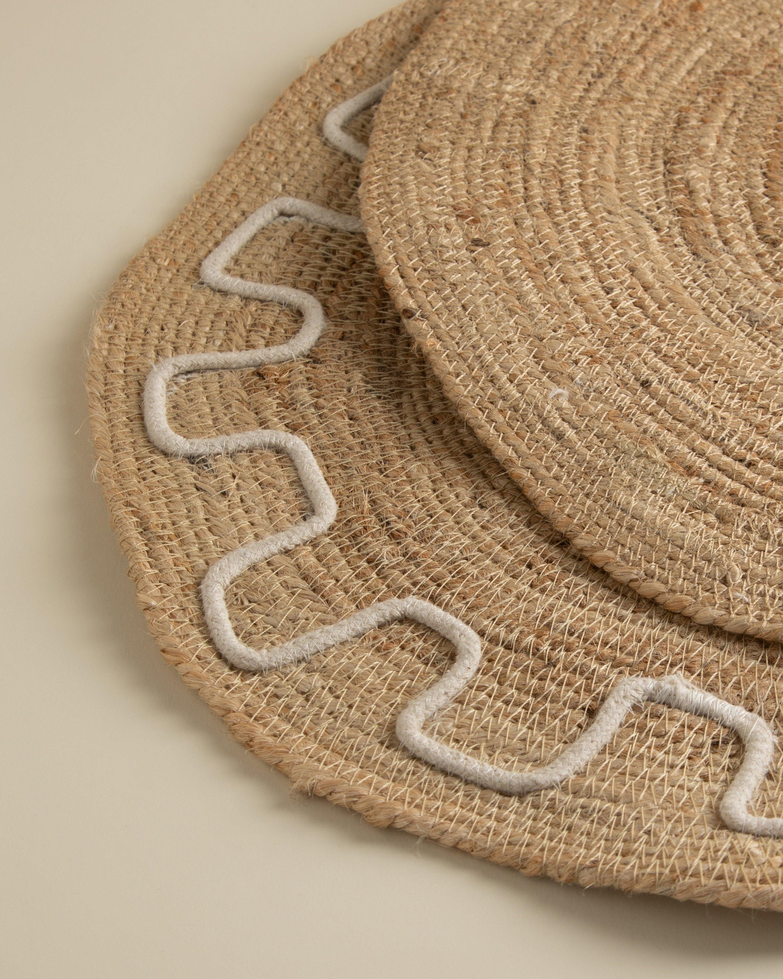 Jute and Scallop Edge Placemat Set -  Tan