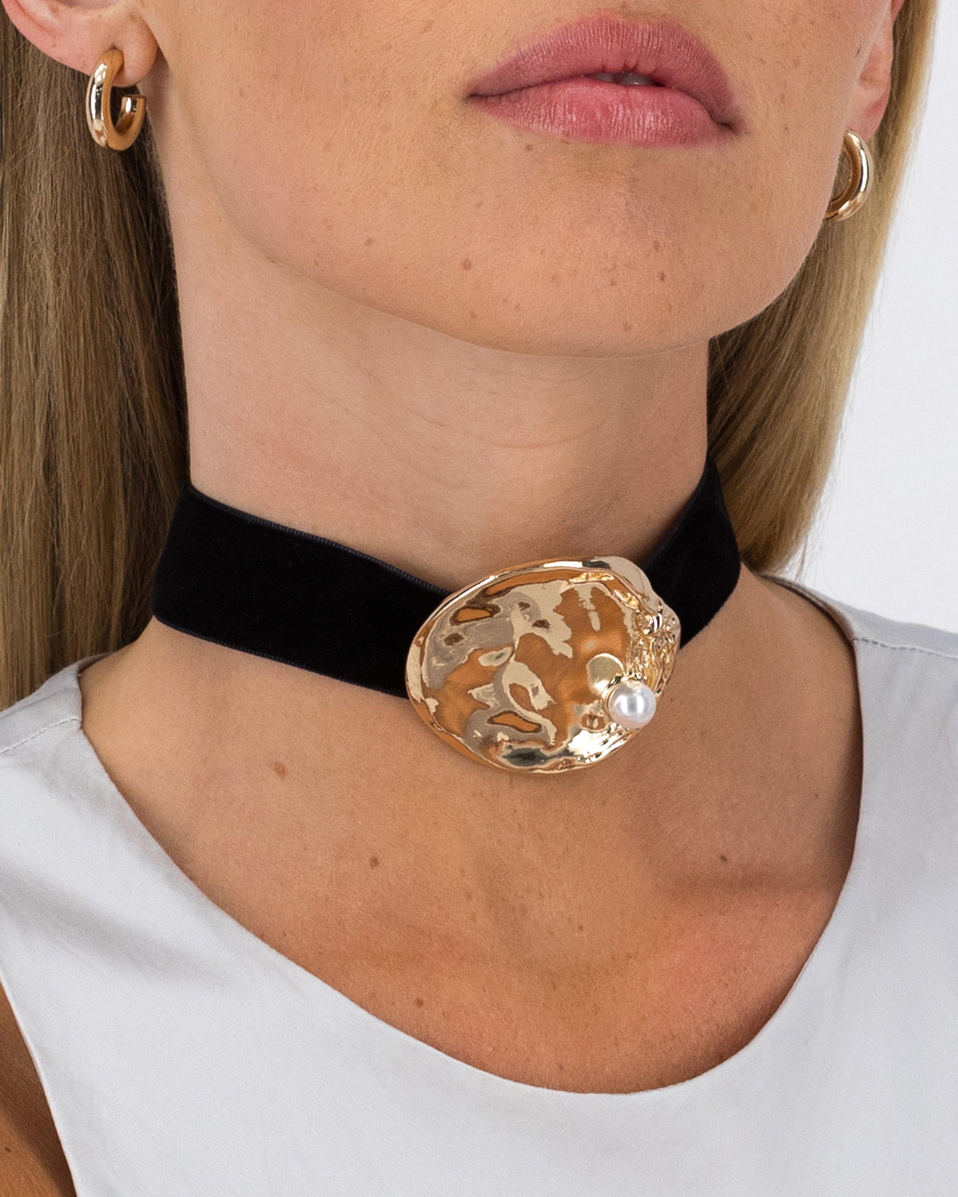 Statement Disk with Freshwater Pearl Suede Choker Necklace -  Black