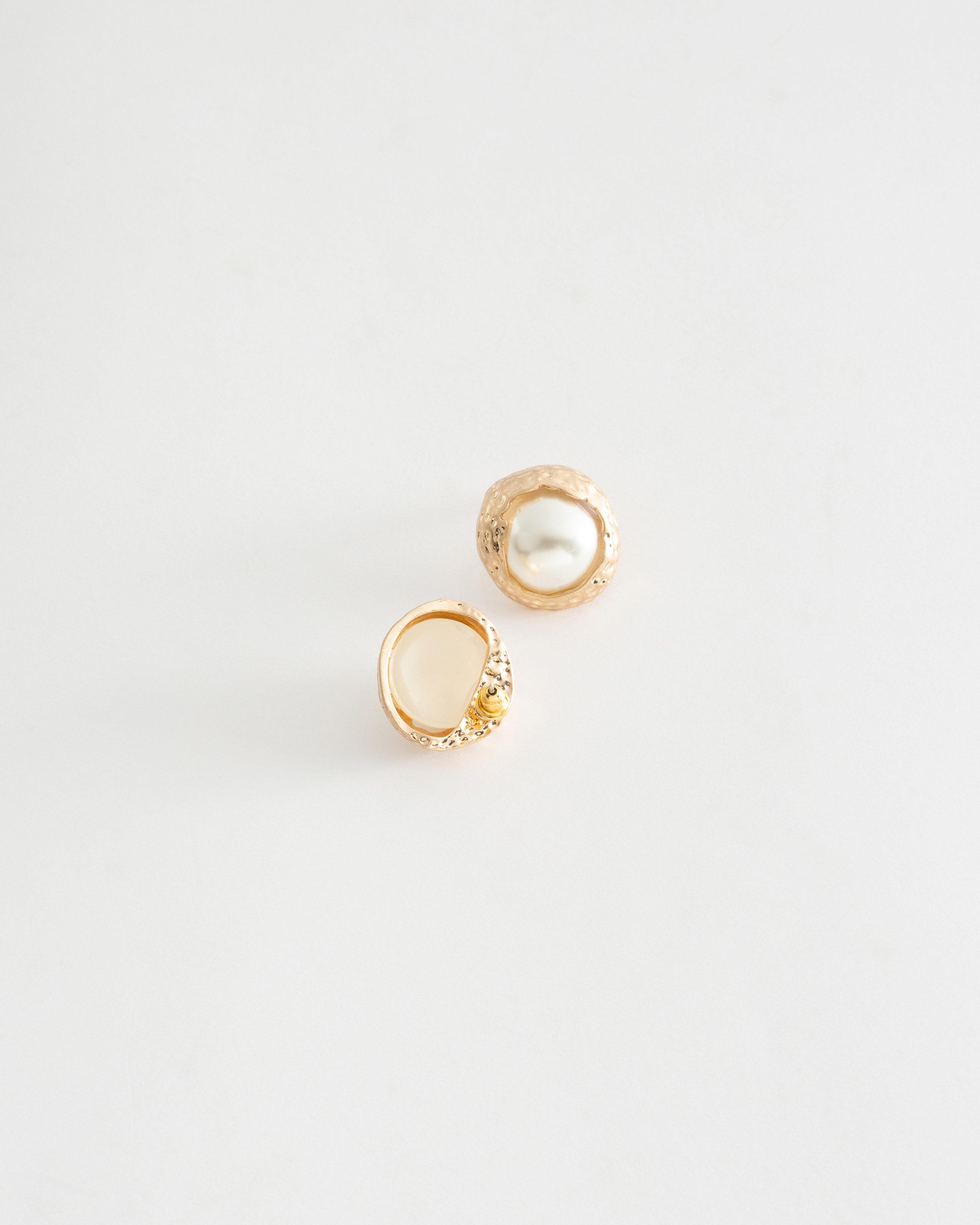 Vintage Glass Pearl Stud ER -  Gold