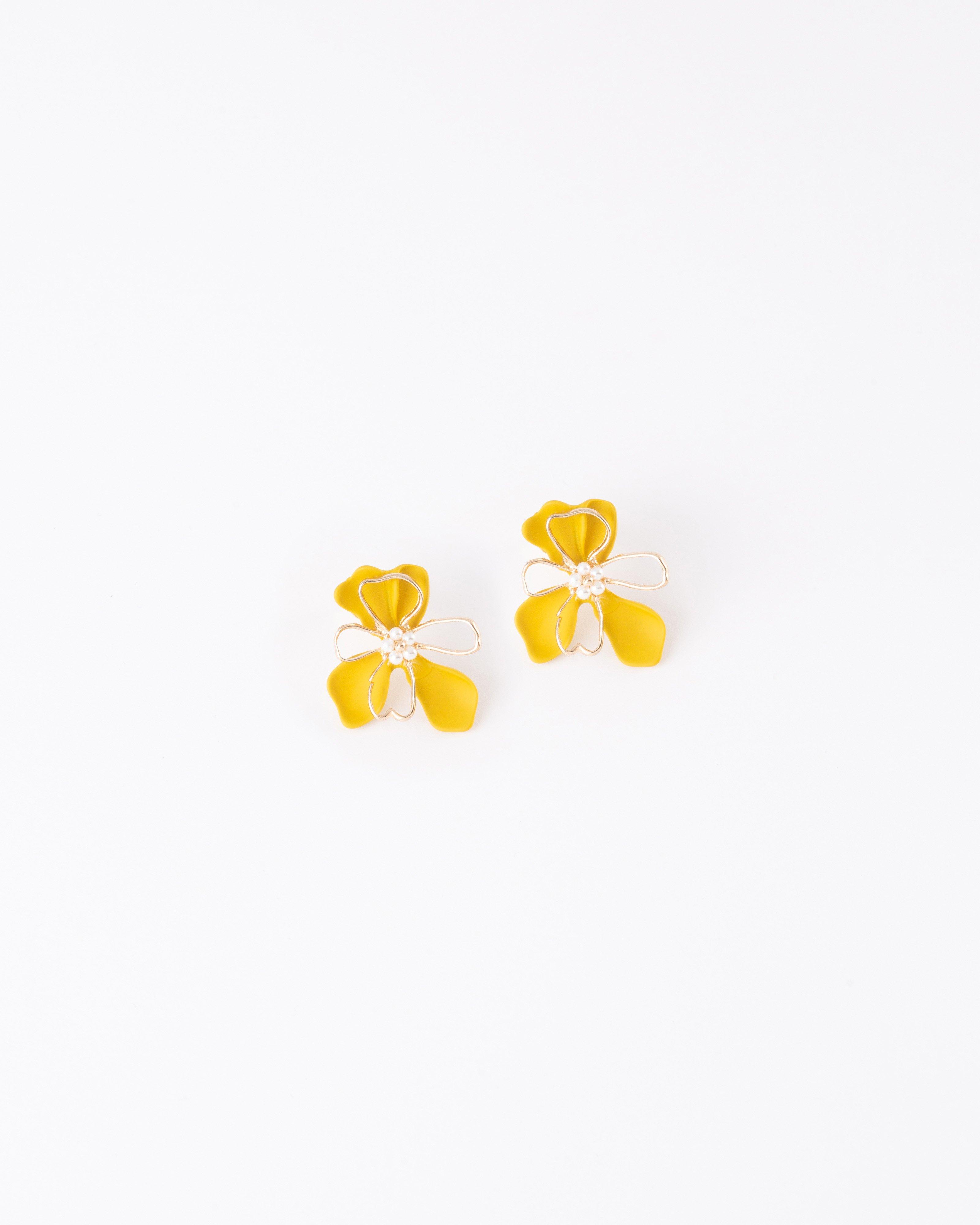 Epoxy Cut-Out Flower Stud Earrings -  Yellow