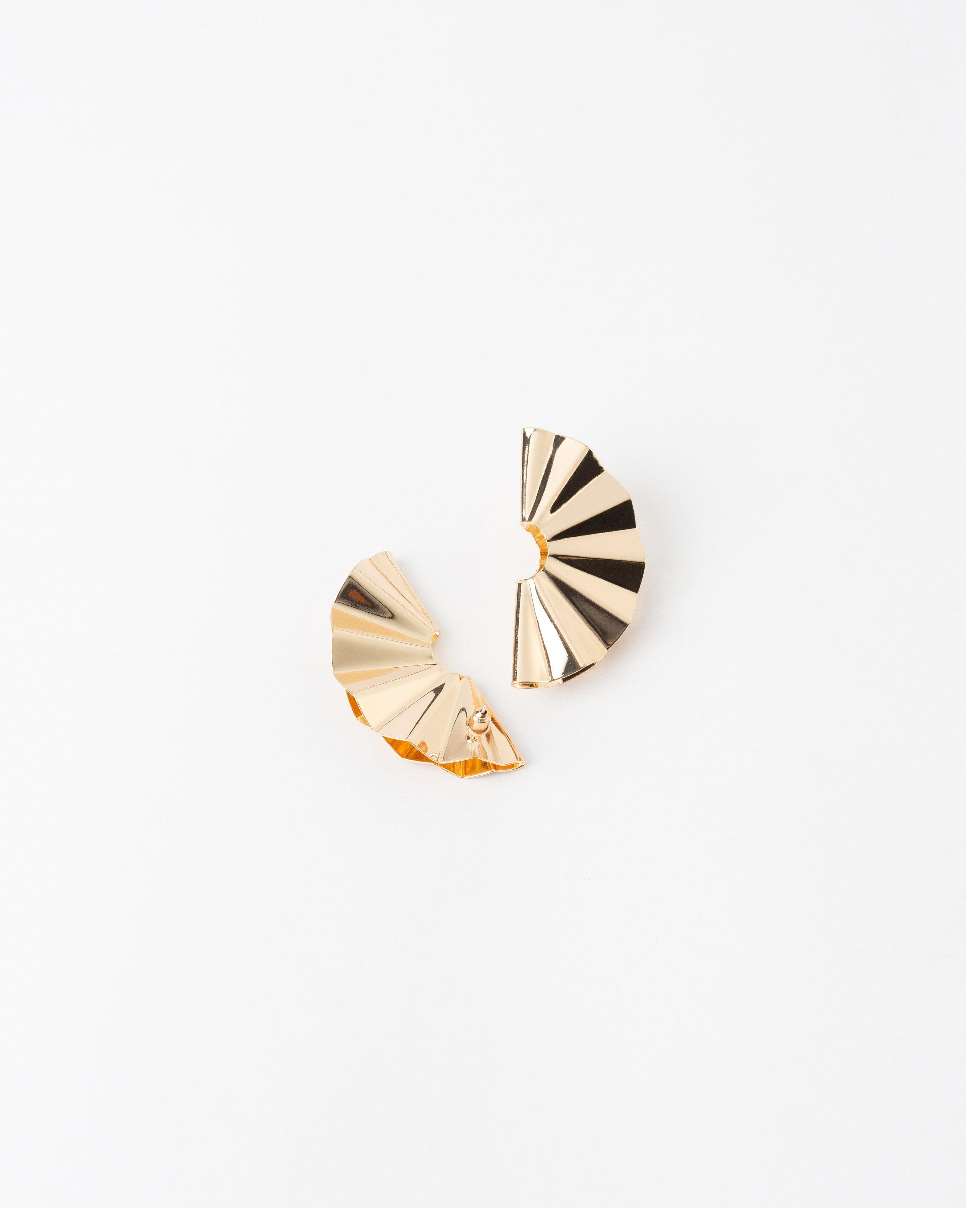 Shiny Curved Metal Fan Statement Earrings -  Gold