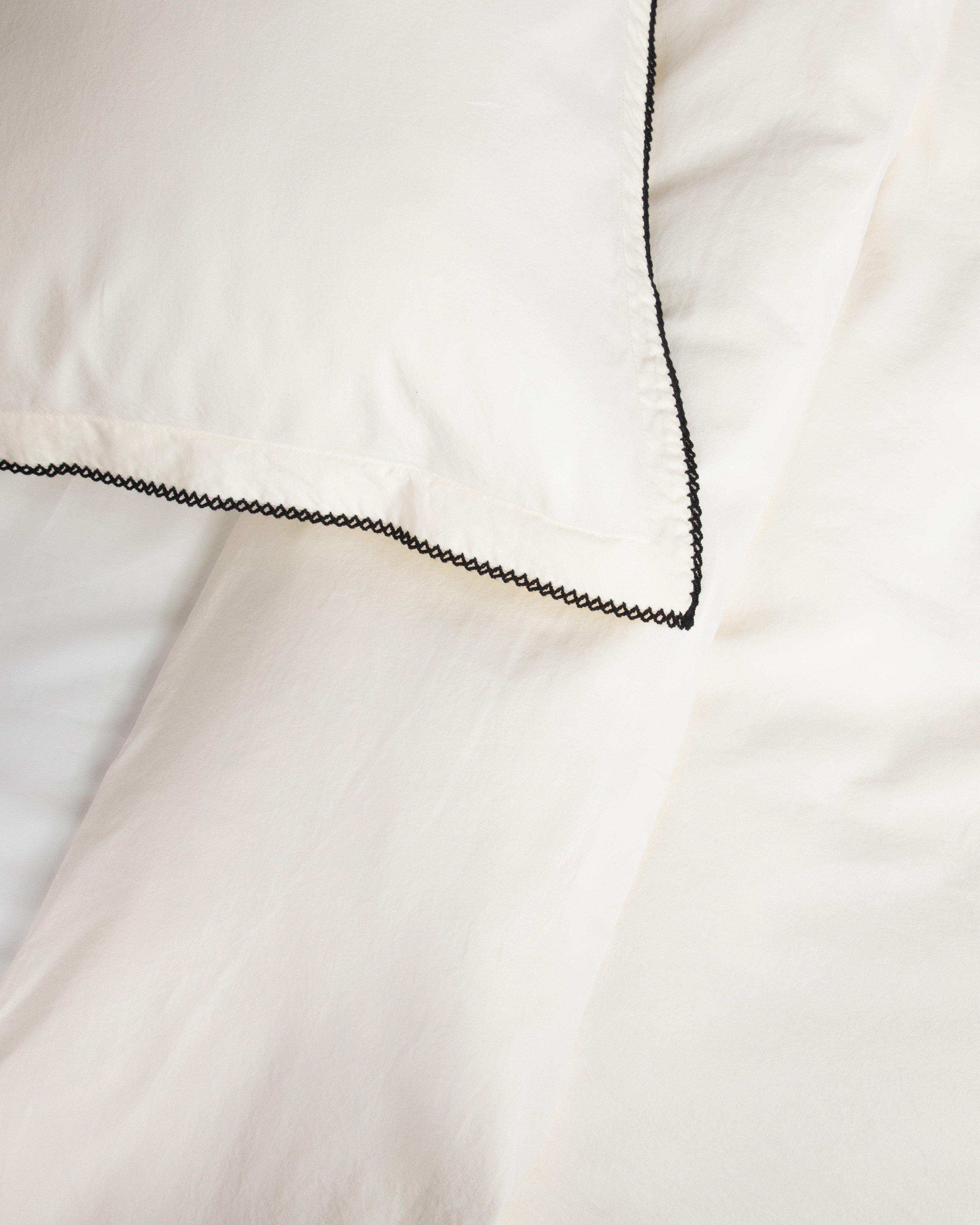  Yve Stitch Detail Washed Queen Duvet Set  -  Milk