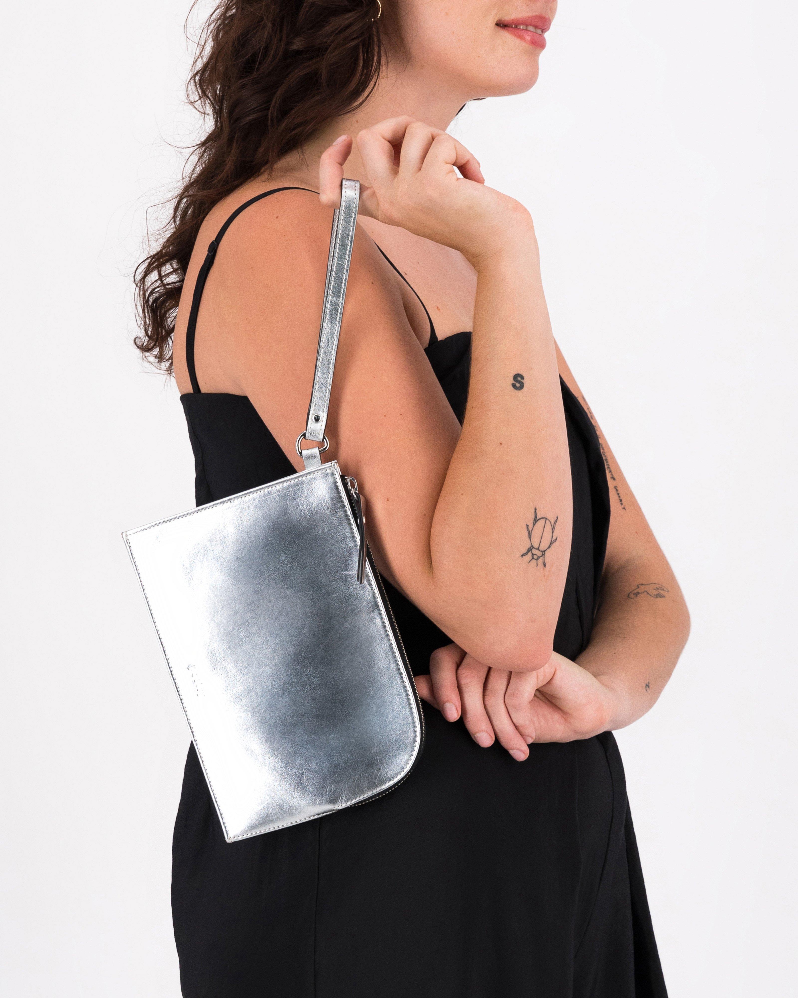 Bea Metallic Leather Pouch -  Silver