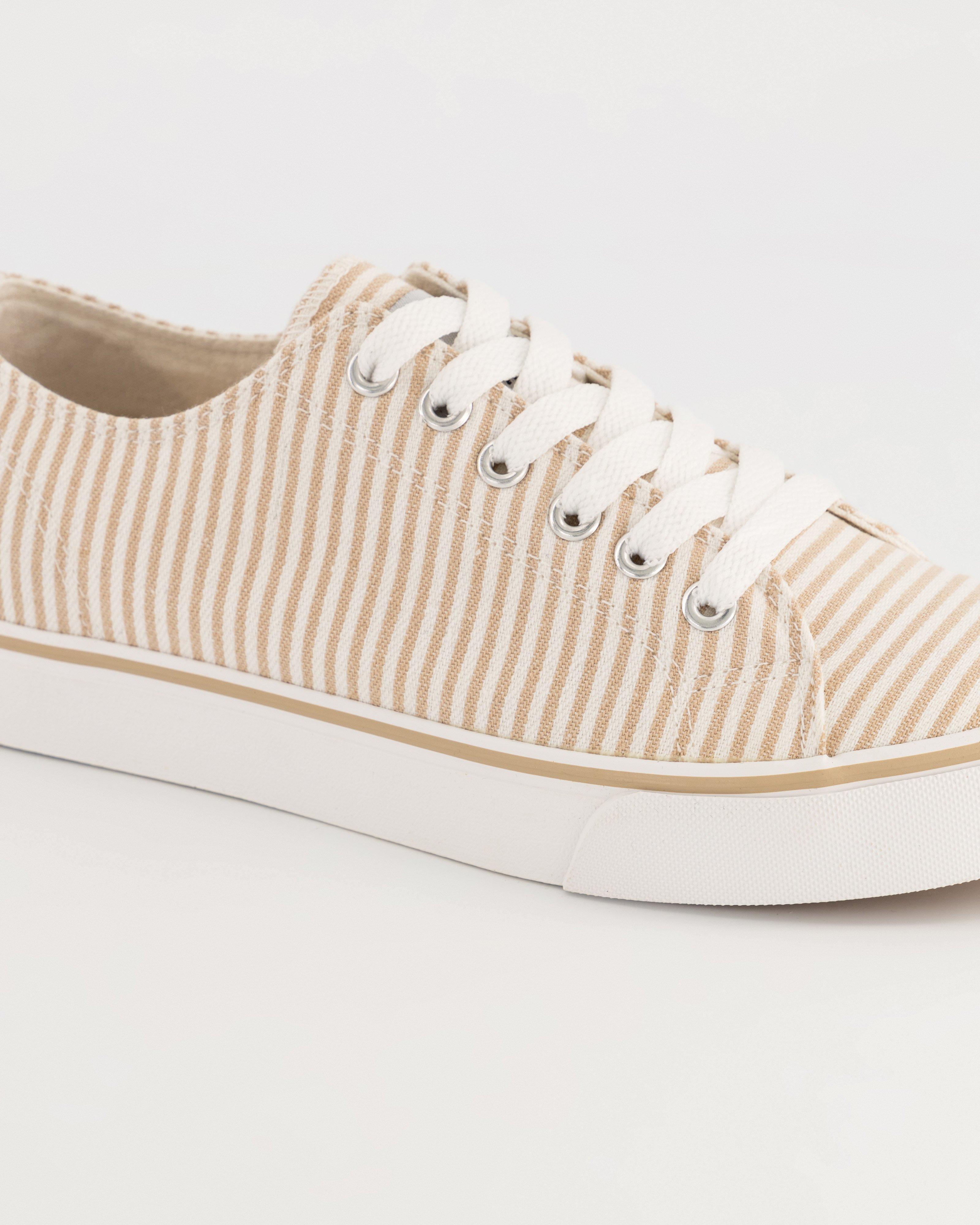 Women’s Kelsey Sneaker  -  Camel