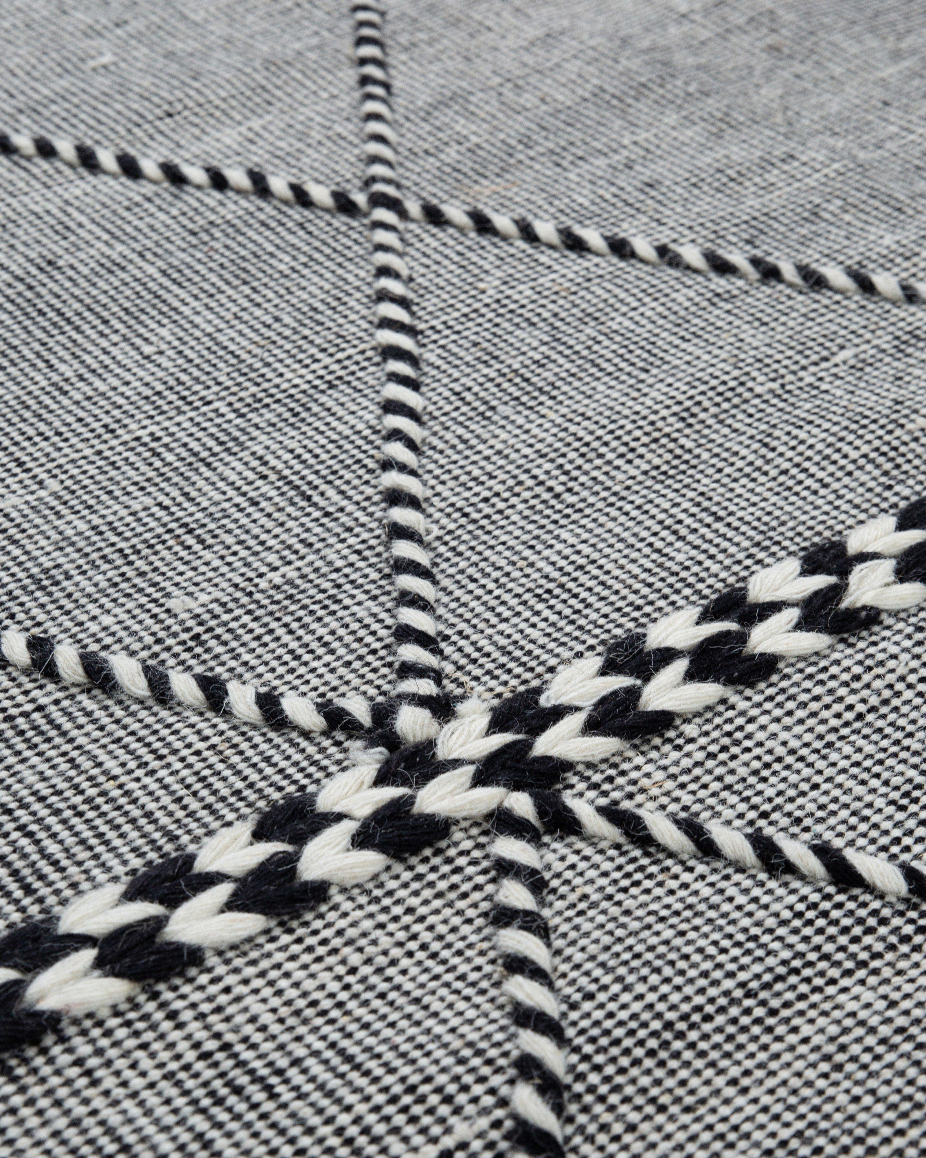 Black and White Wool Woven Rug -  Milk