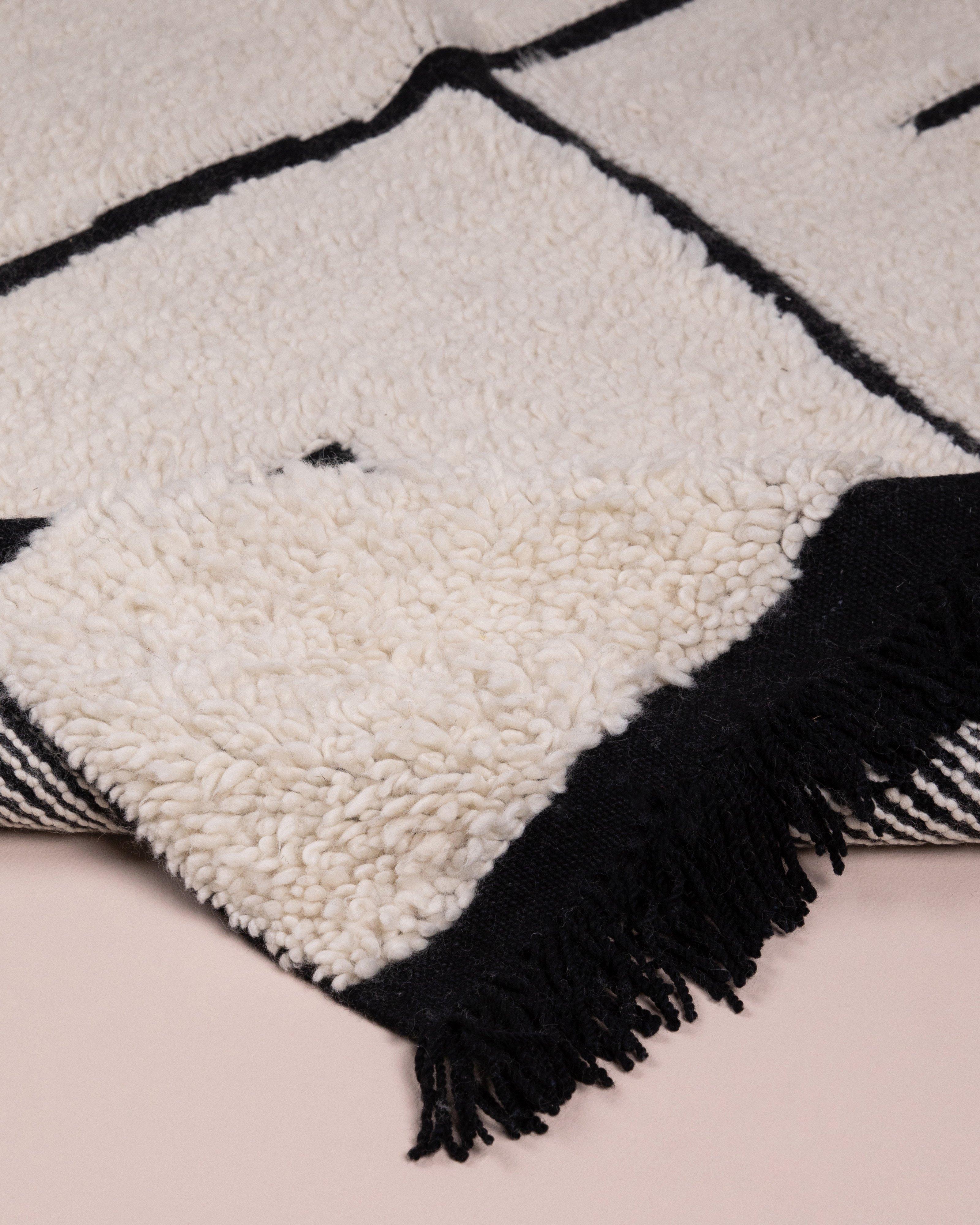 Dani Squared Off Rug - 200cm x 300cm -  Milk