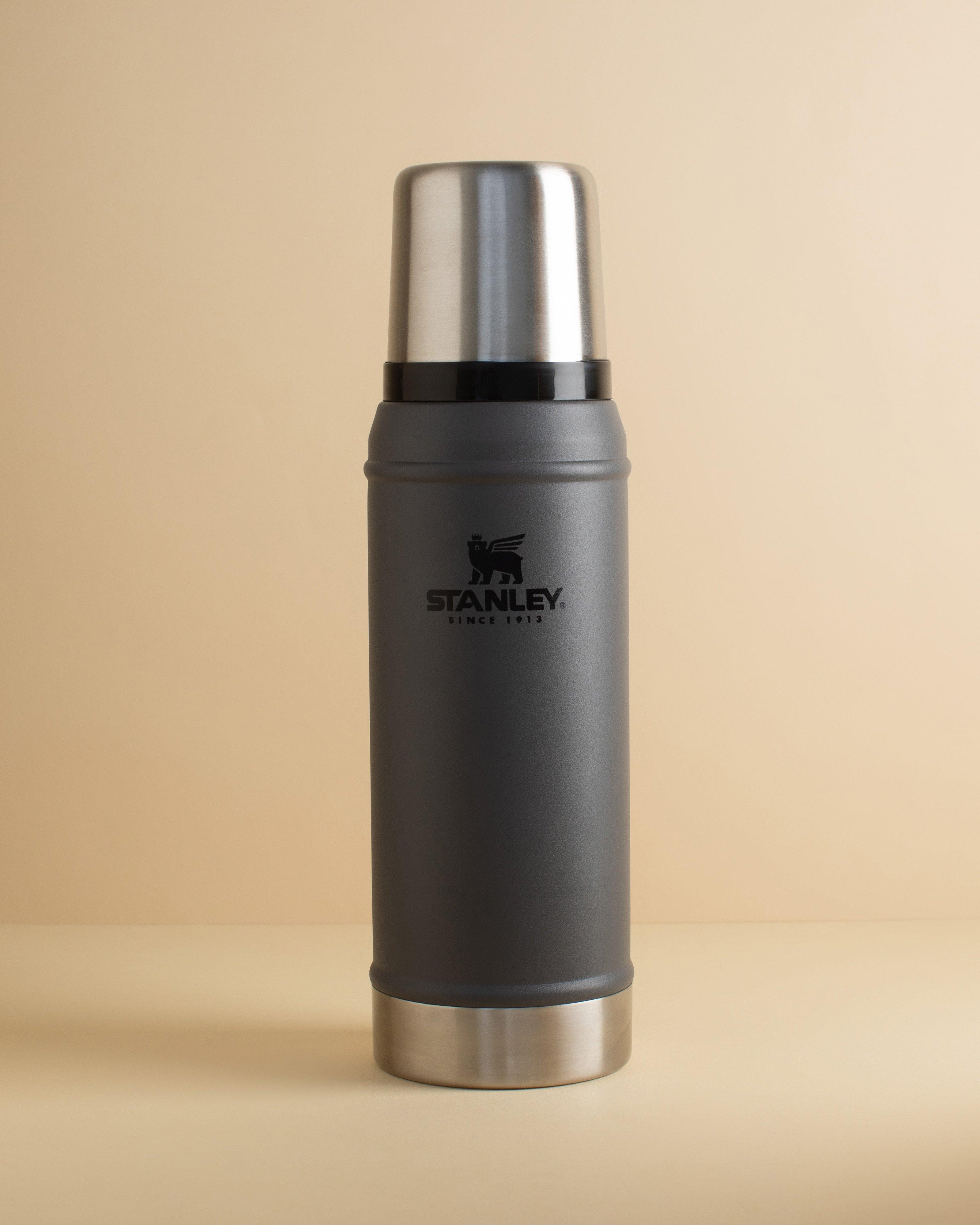 Stanley Legendary Classic Bottle 750ml -  Grey