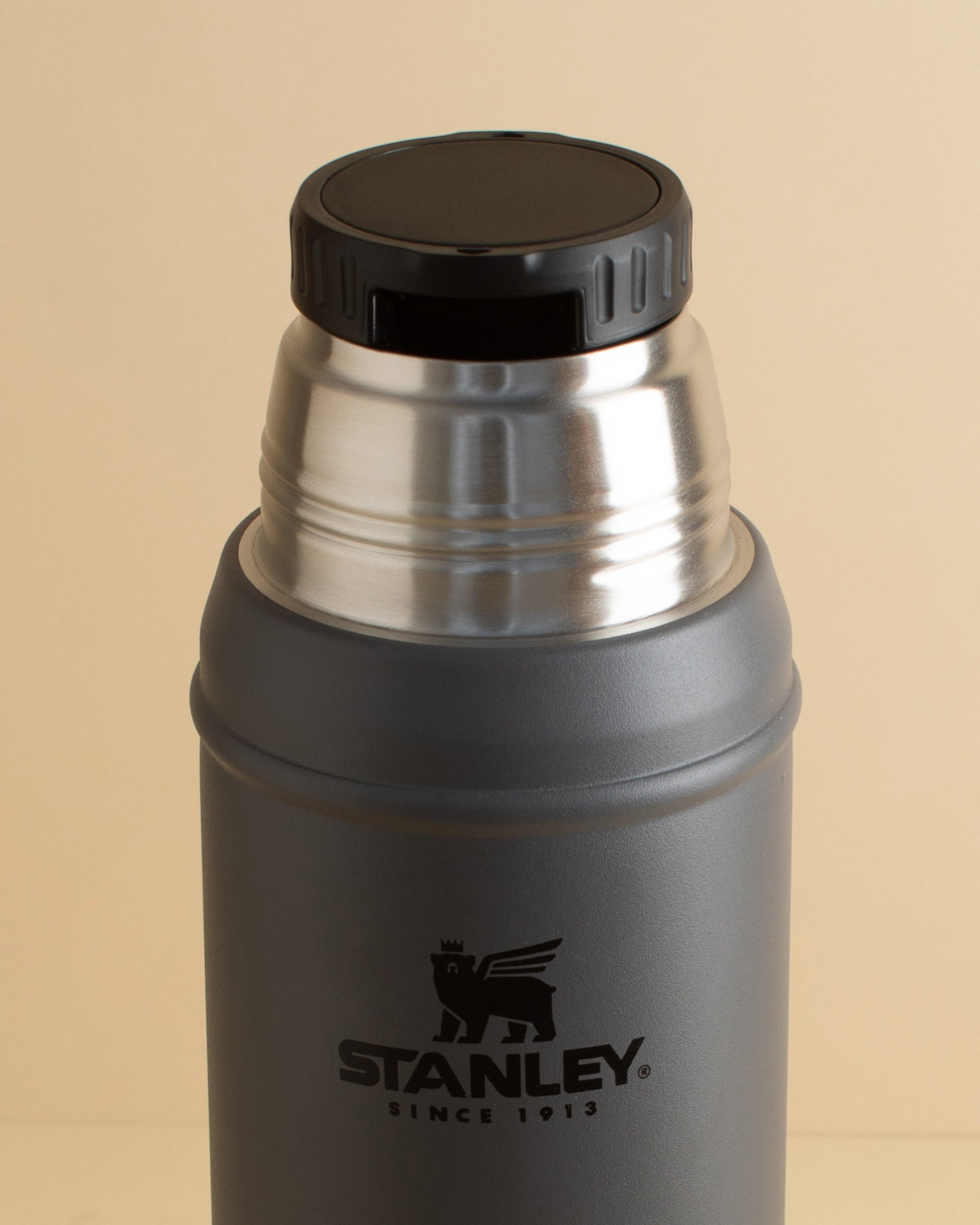 Stanley Legendary Classic Bottle 750ml -  Grey