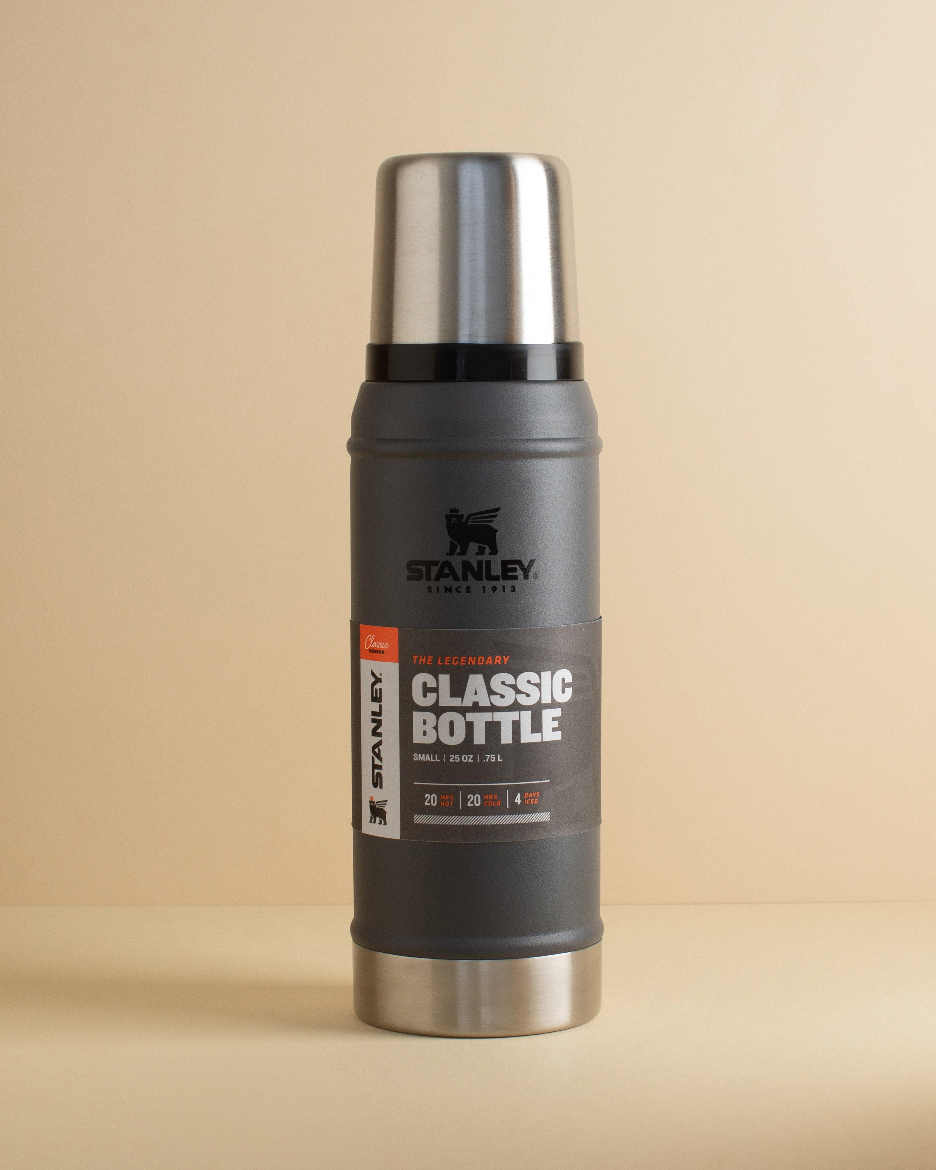 Stanley Legendary Classic Bottle 750ml -  Grey