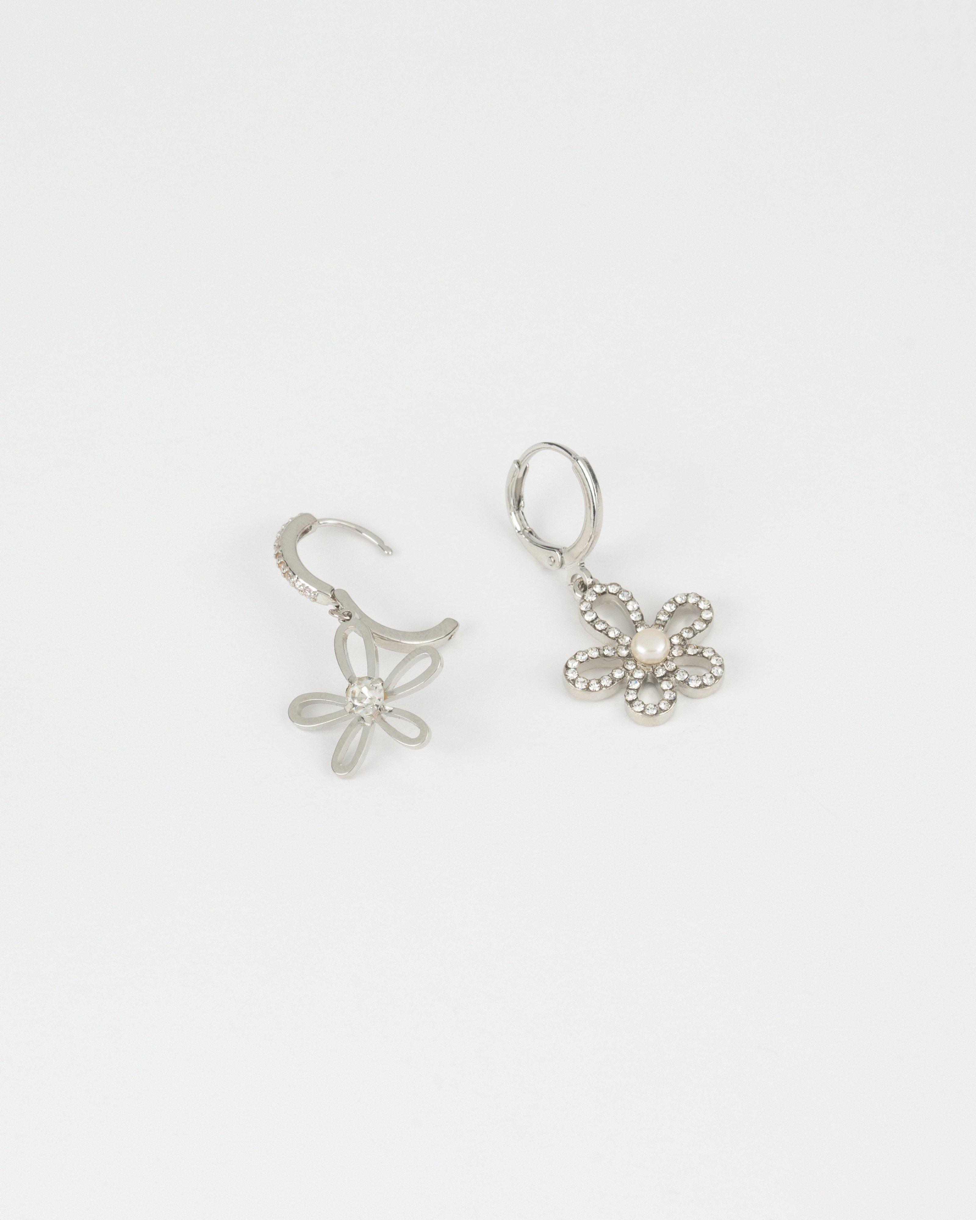 Mismatch Daisy Drop Earrings -  Silver