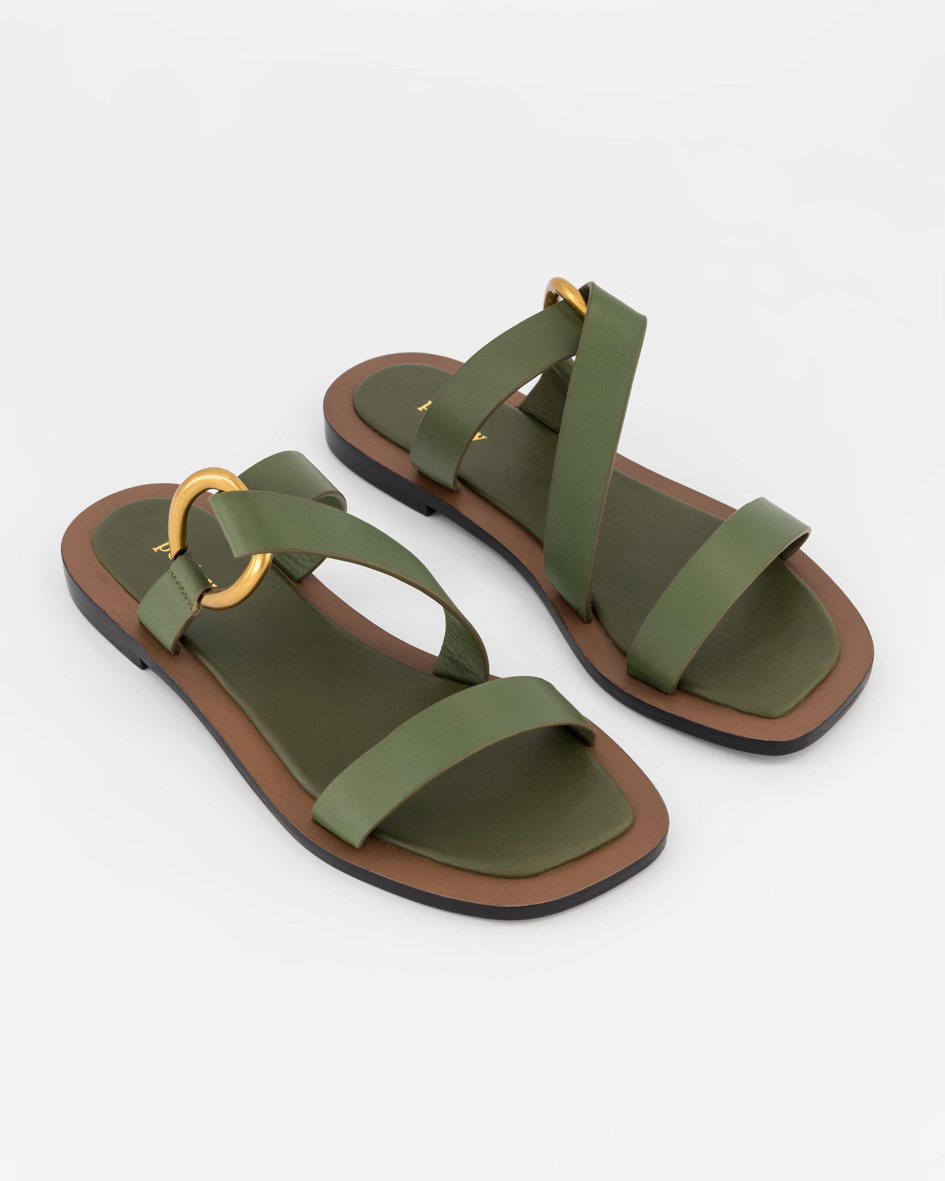 106135641_C78_1?$large$