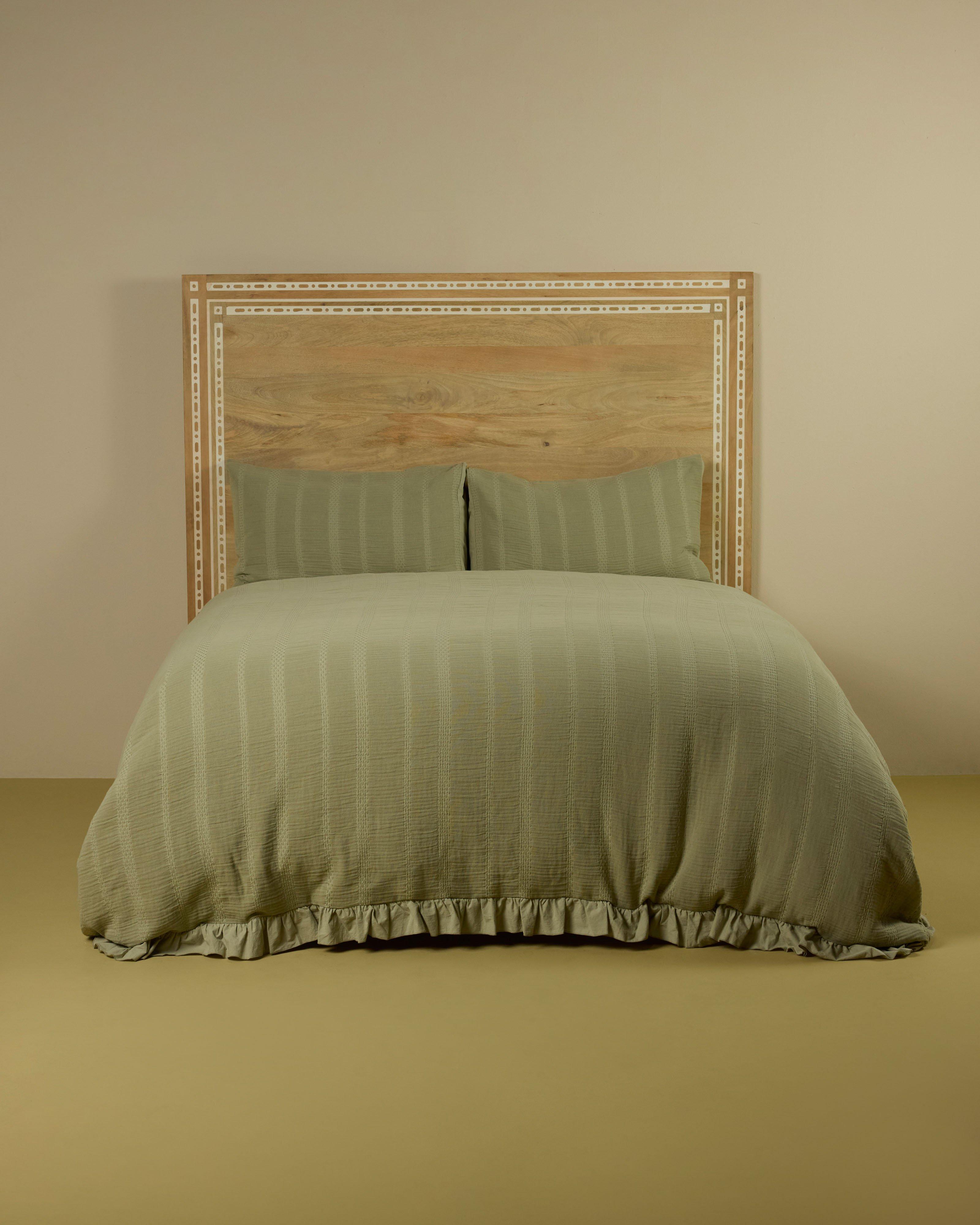 Blending Cotton Ruffle Queen Duvet Cover -  Green