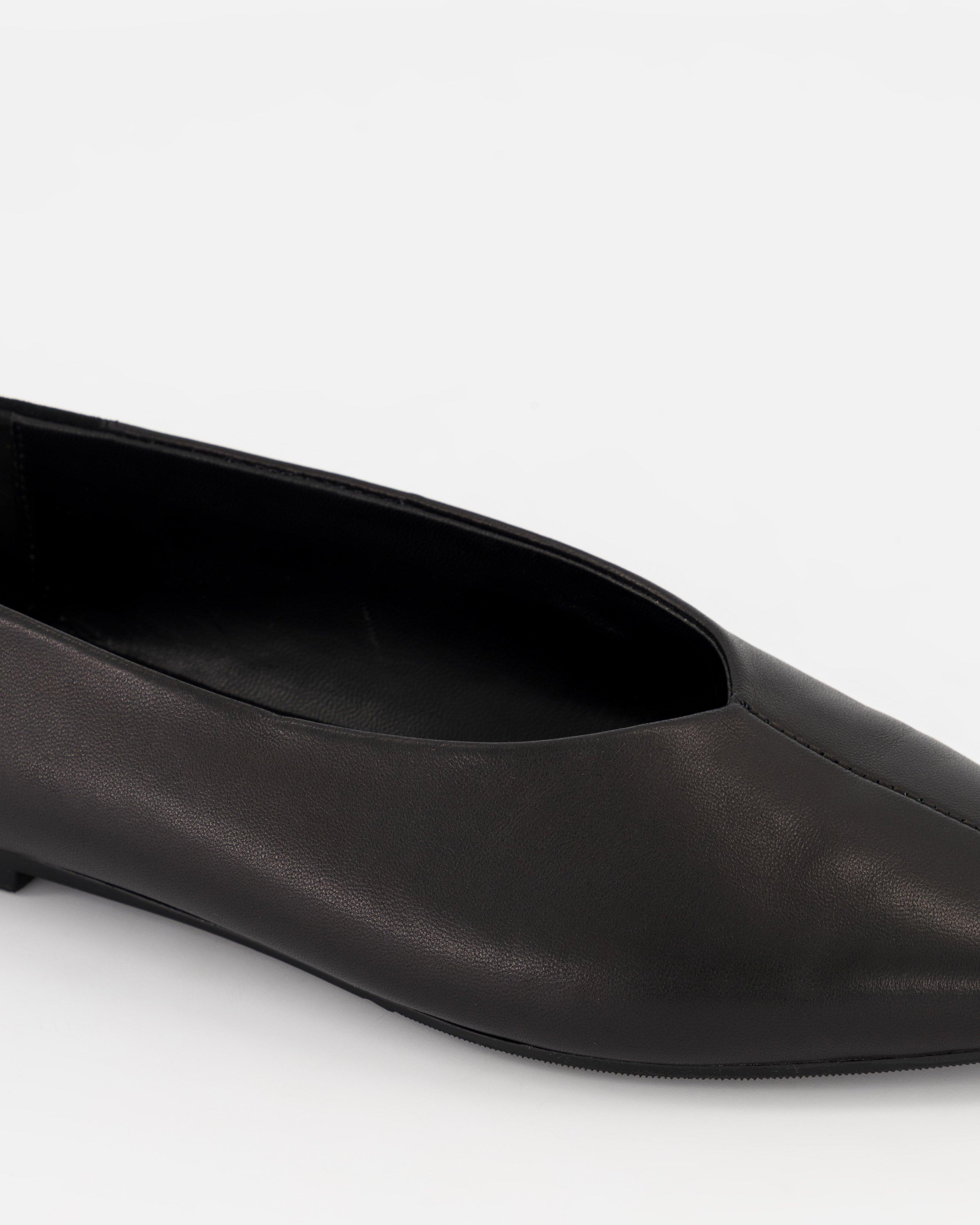 Natasha Pointed Pump -  Black
