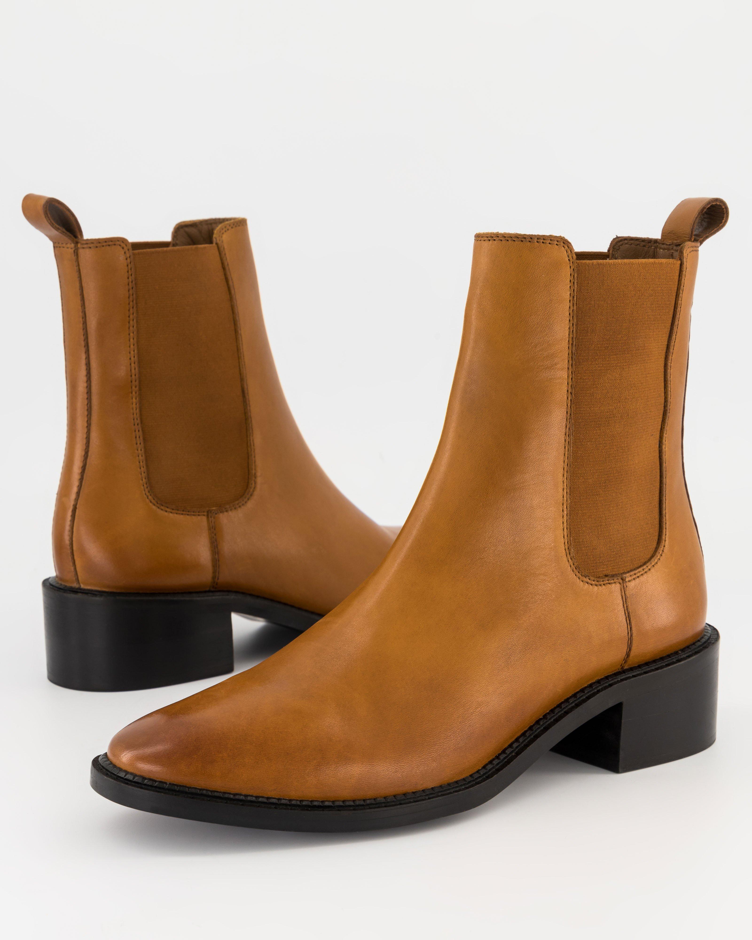 Bella Classic Leather Chelsea Boots -  Tan