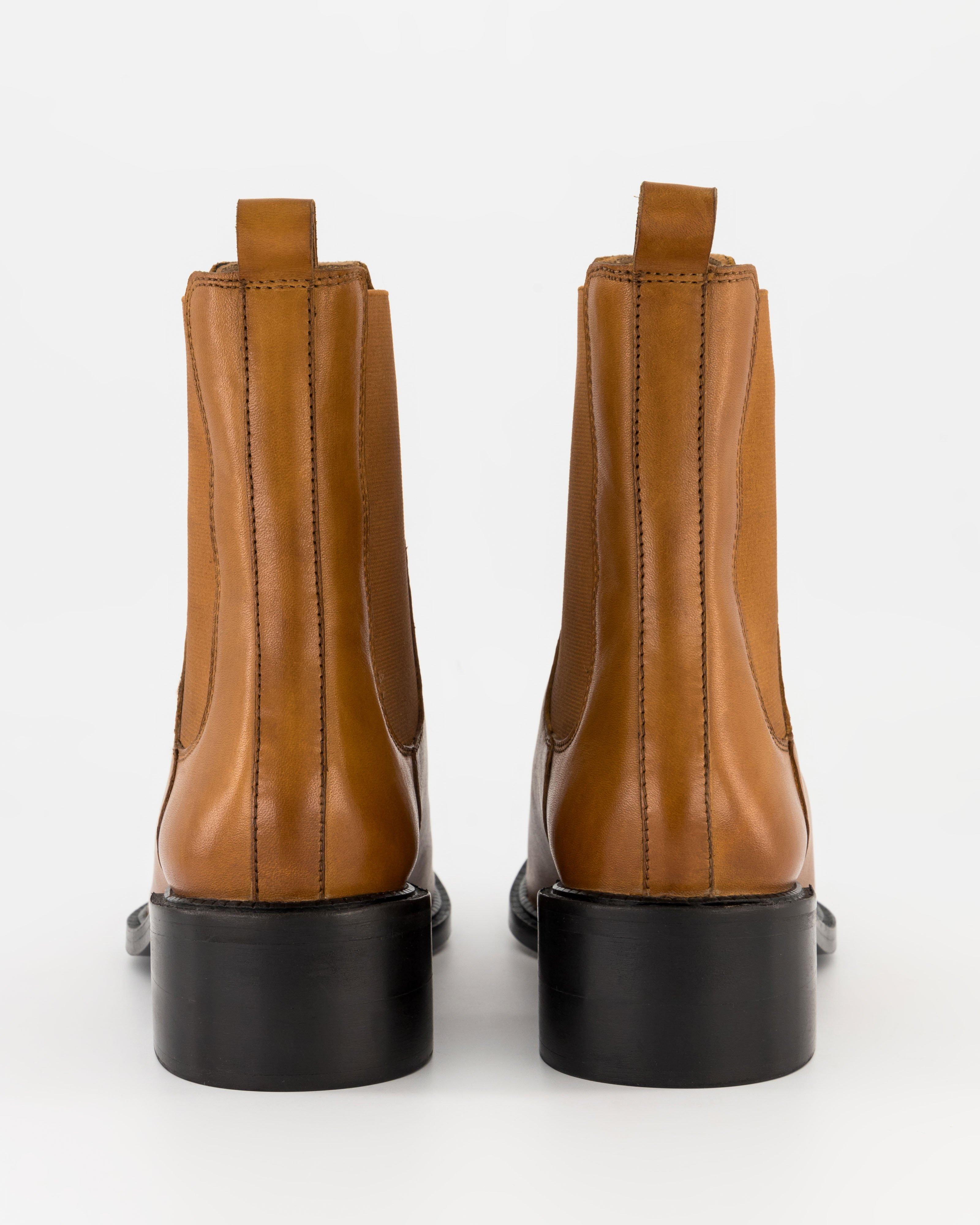 Bella Classic Leather Chelsea Boots -  Tan