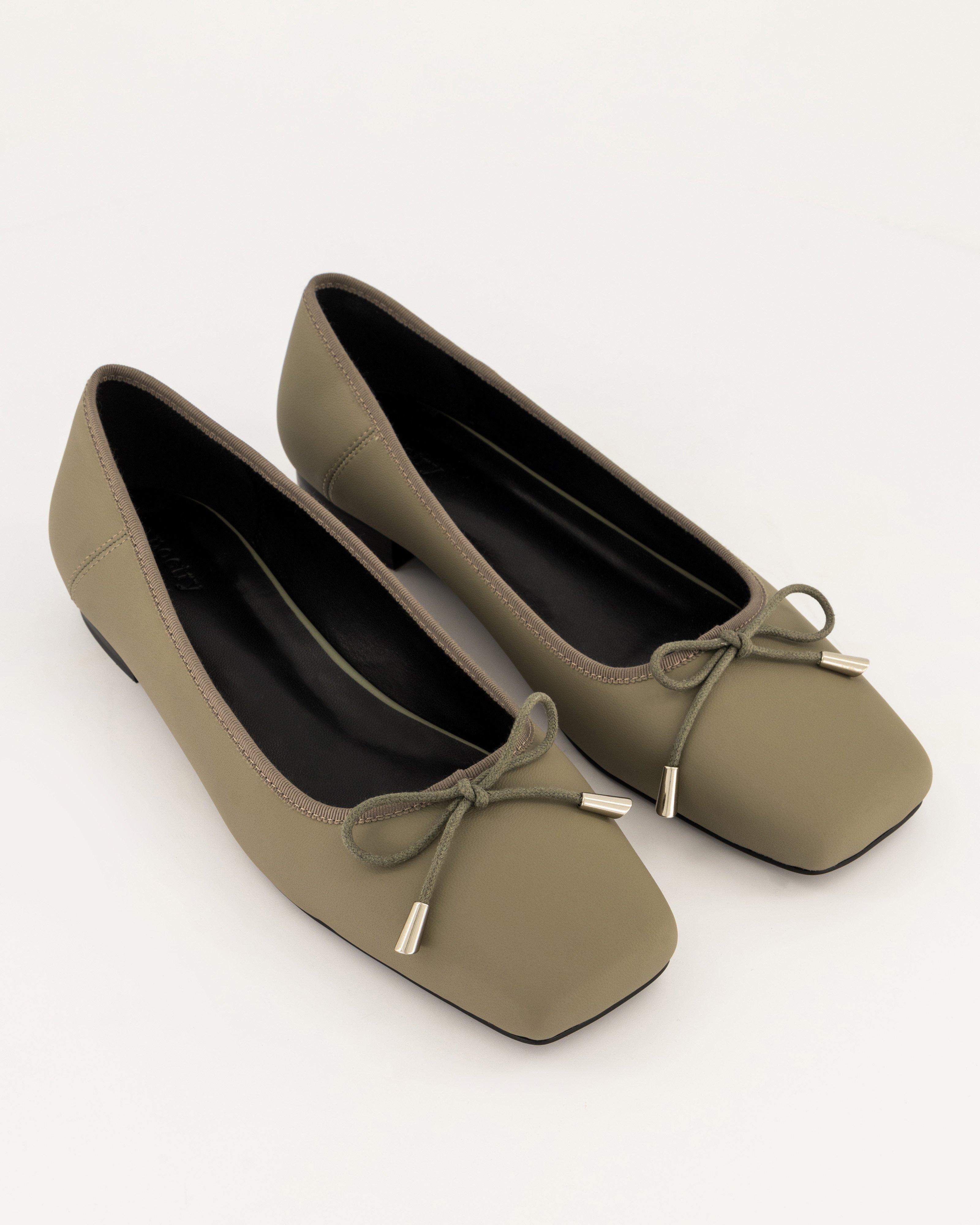 Helen Leather Ballet Pump -  Fatigue