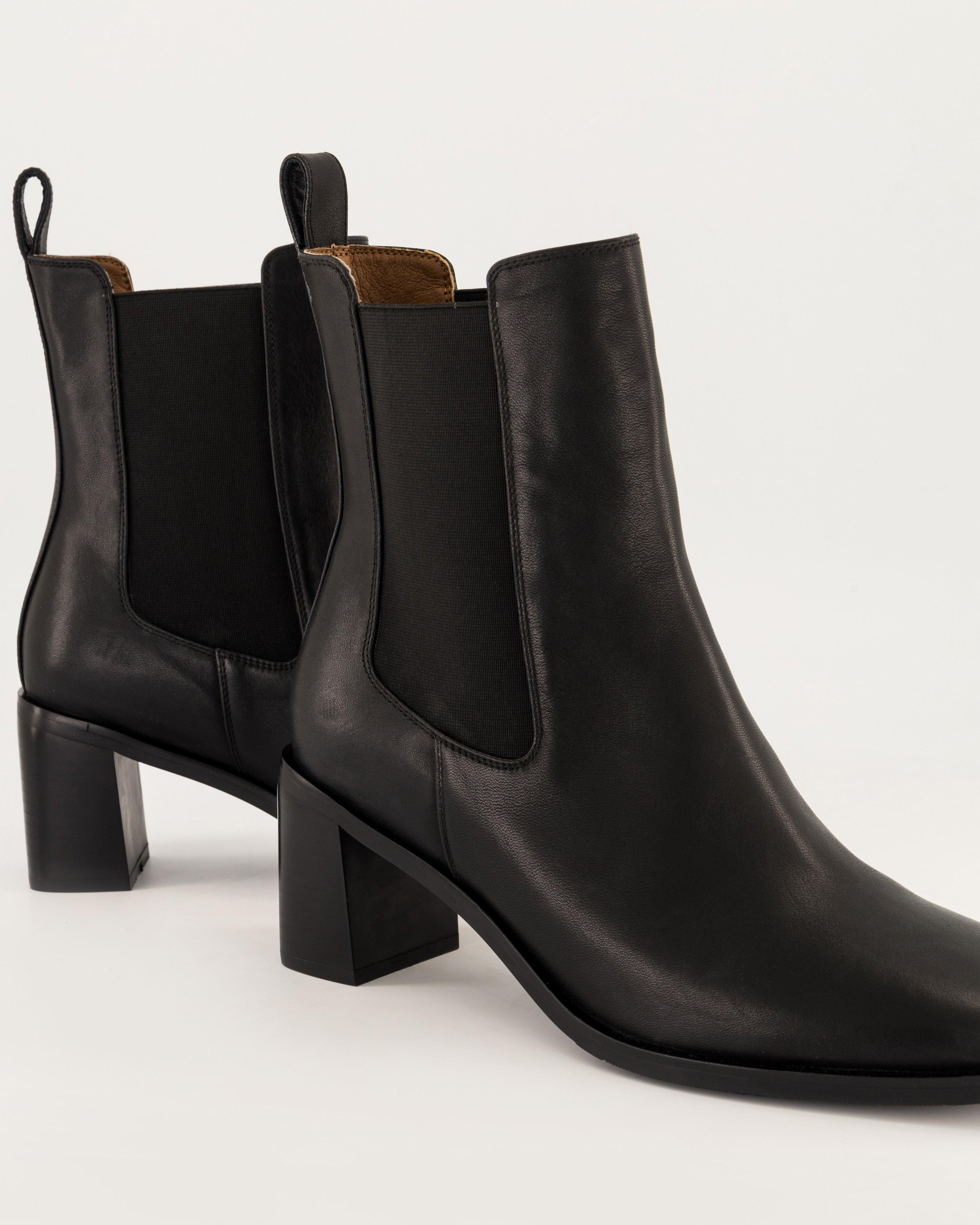 Eliza Heeled Leather Chelsea Boots -  Black