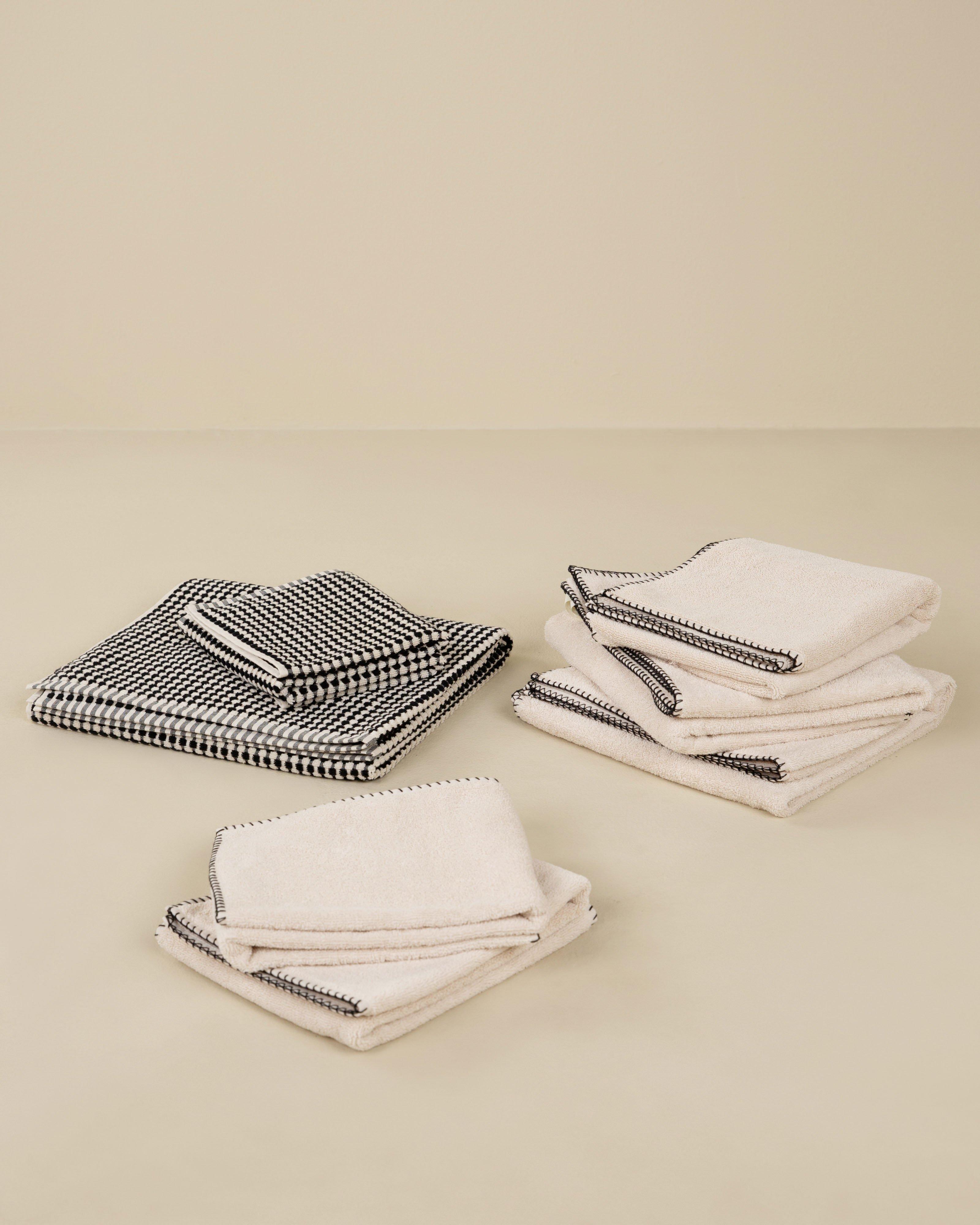 Layla Blanket Stitch Bath Sheet - 86cm x 150cm -  Stone