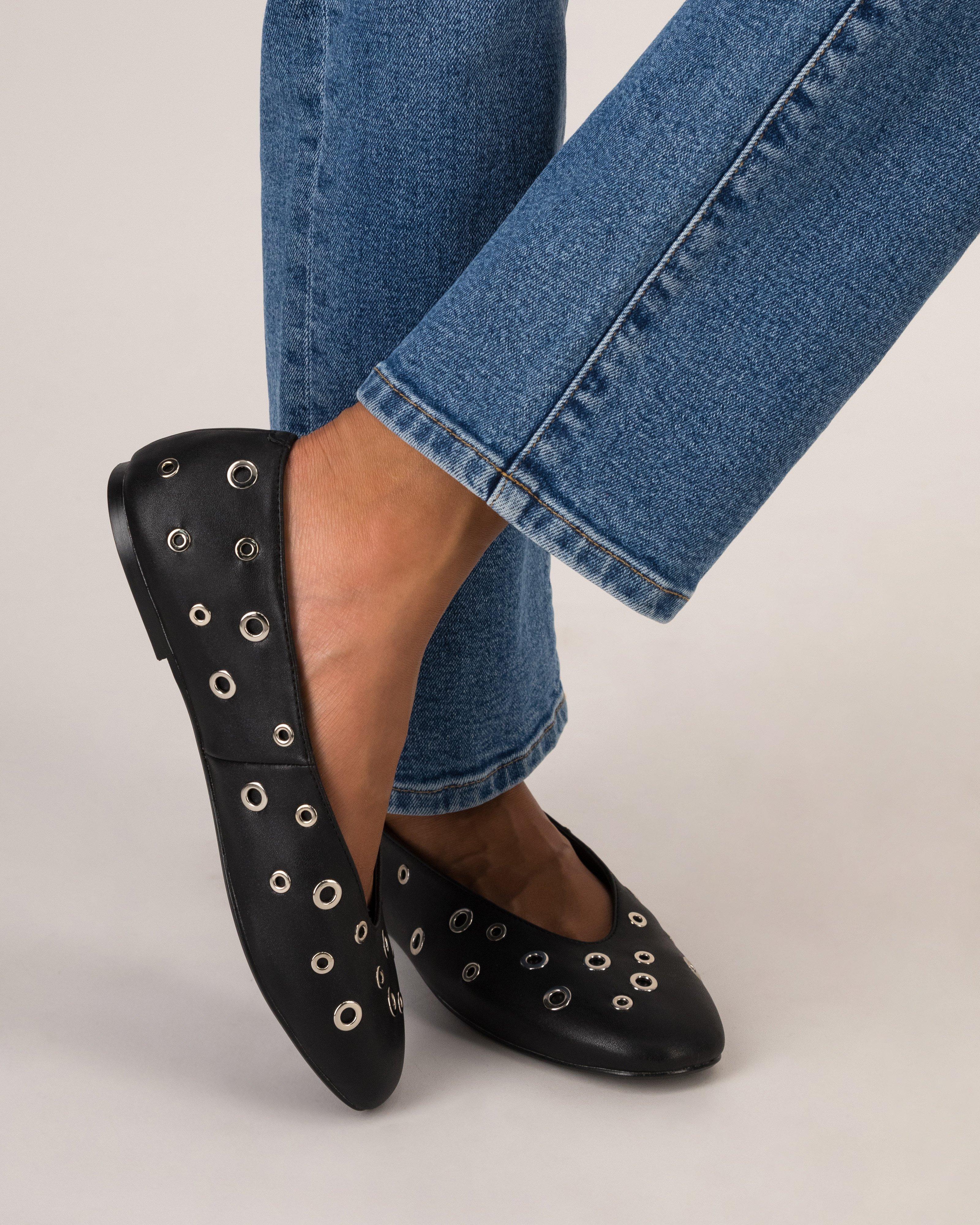 Sadie Studded Pump -  Black