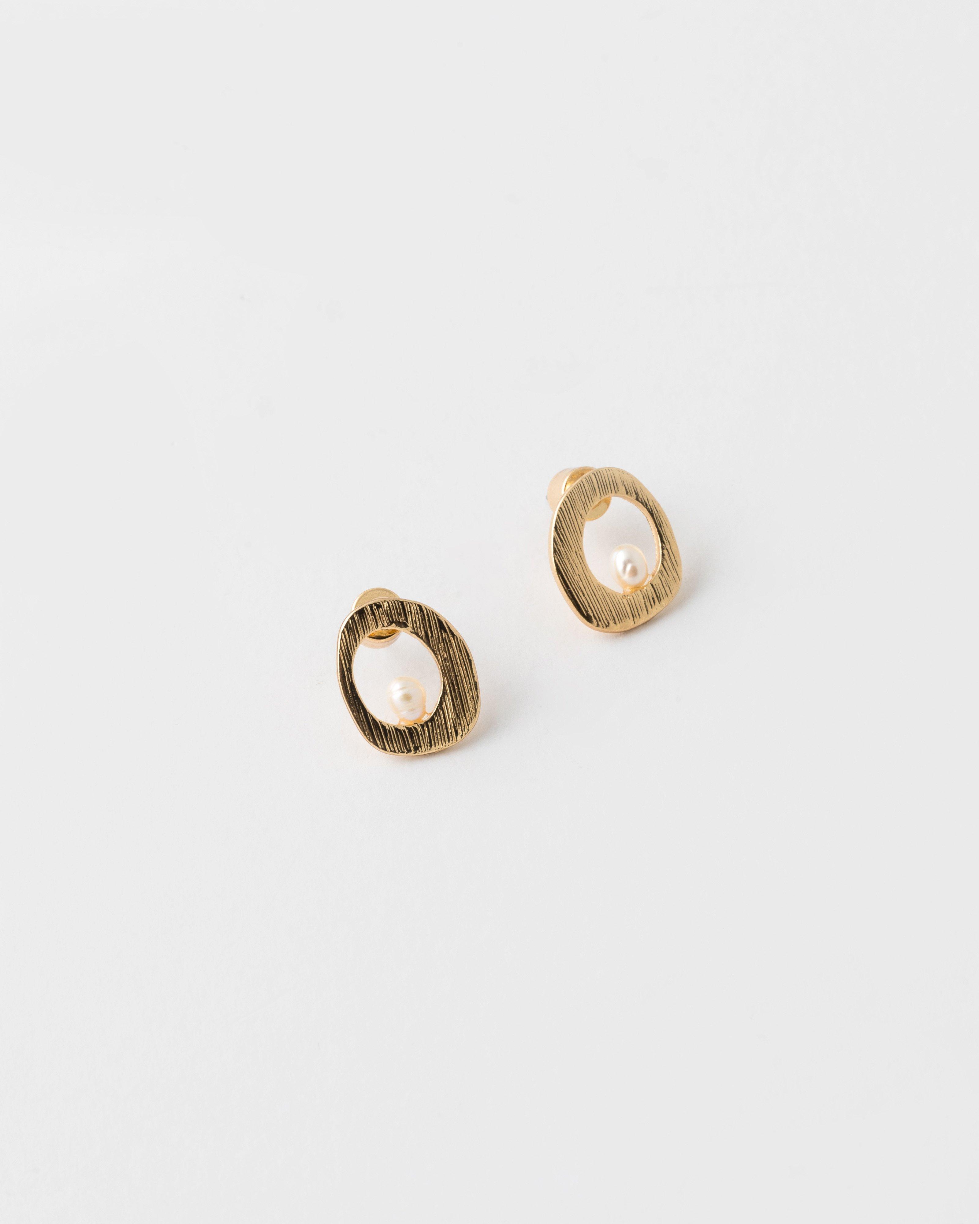  Freshwater Pearl Organic Circle Stud Earrings -  Gold