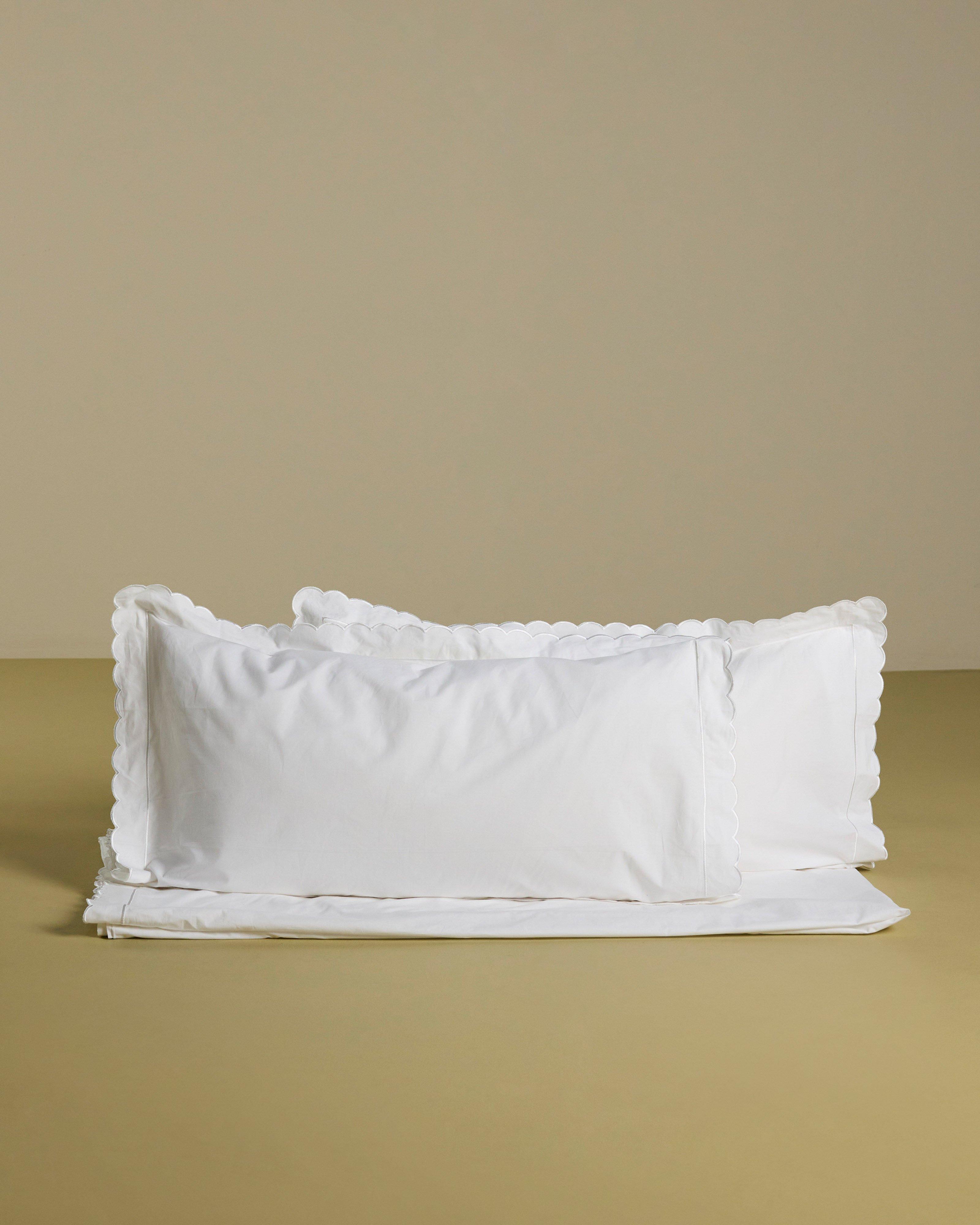 Scalloped King Duvet Set -  White