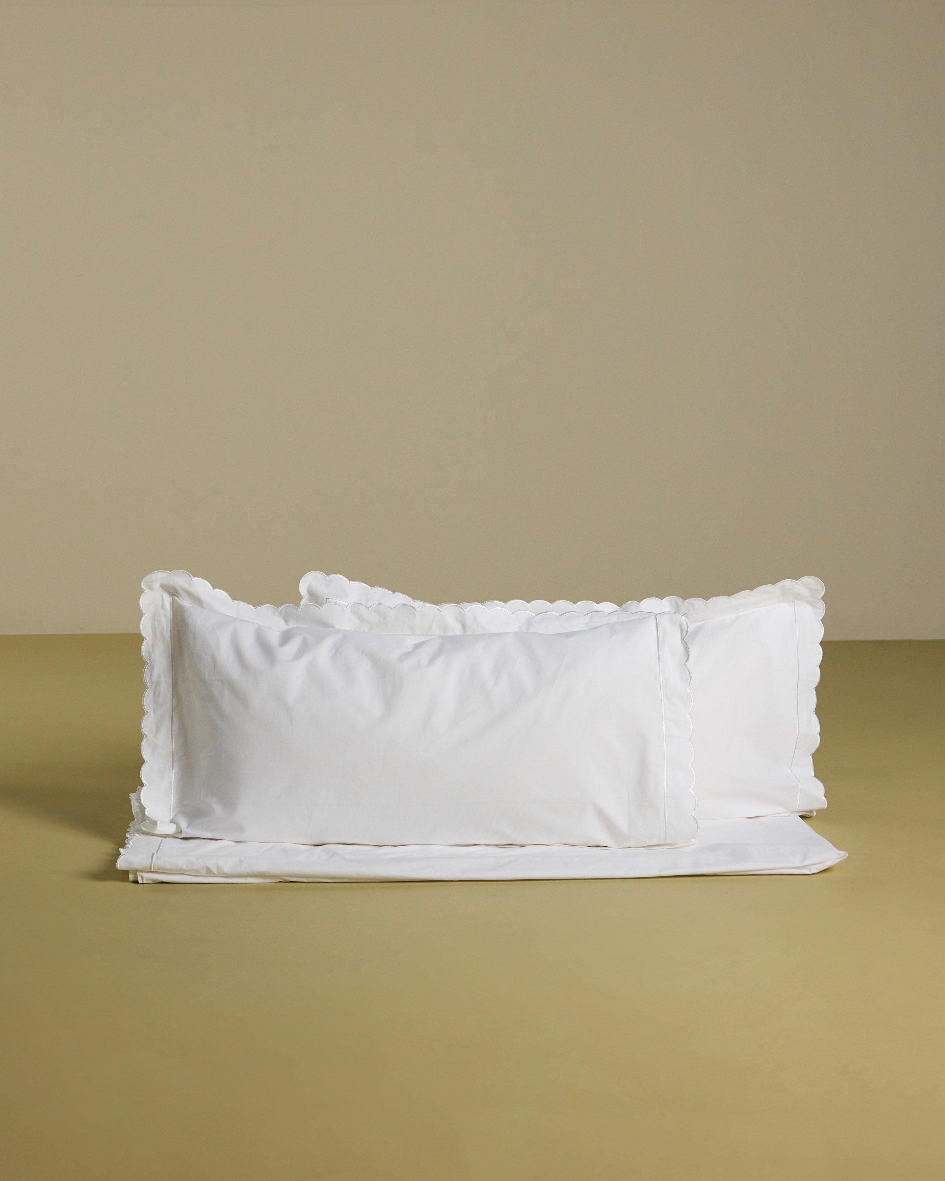 Scalloped Queen Duvet Set -  White