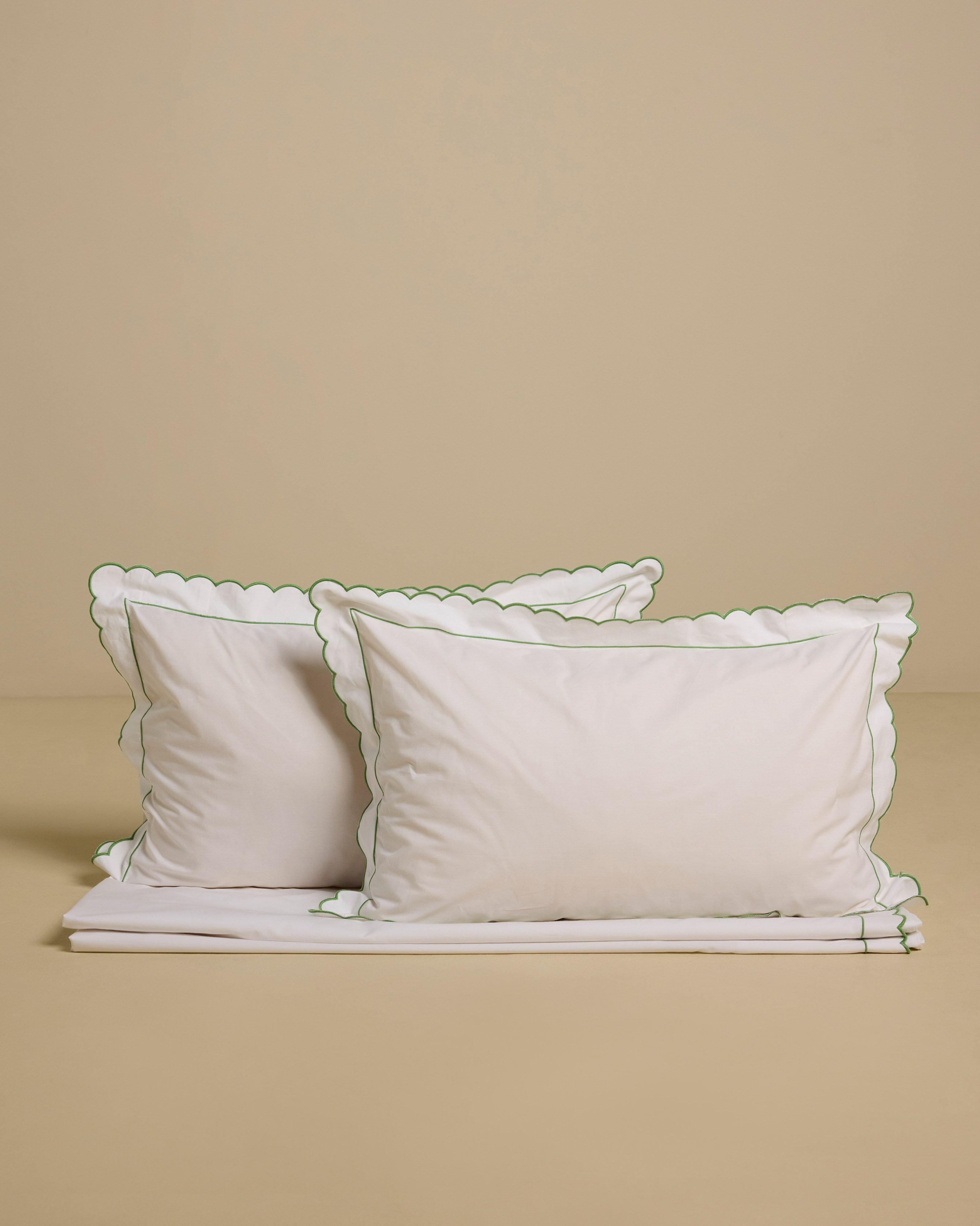 Scalloped Queen Duvet Set -  White