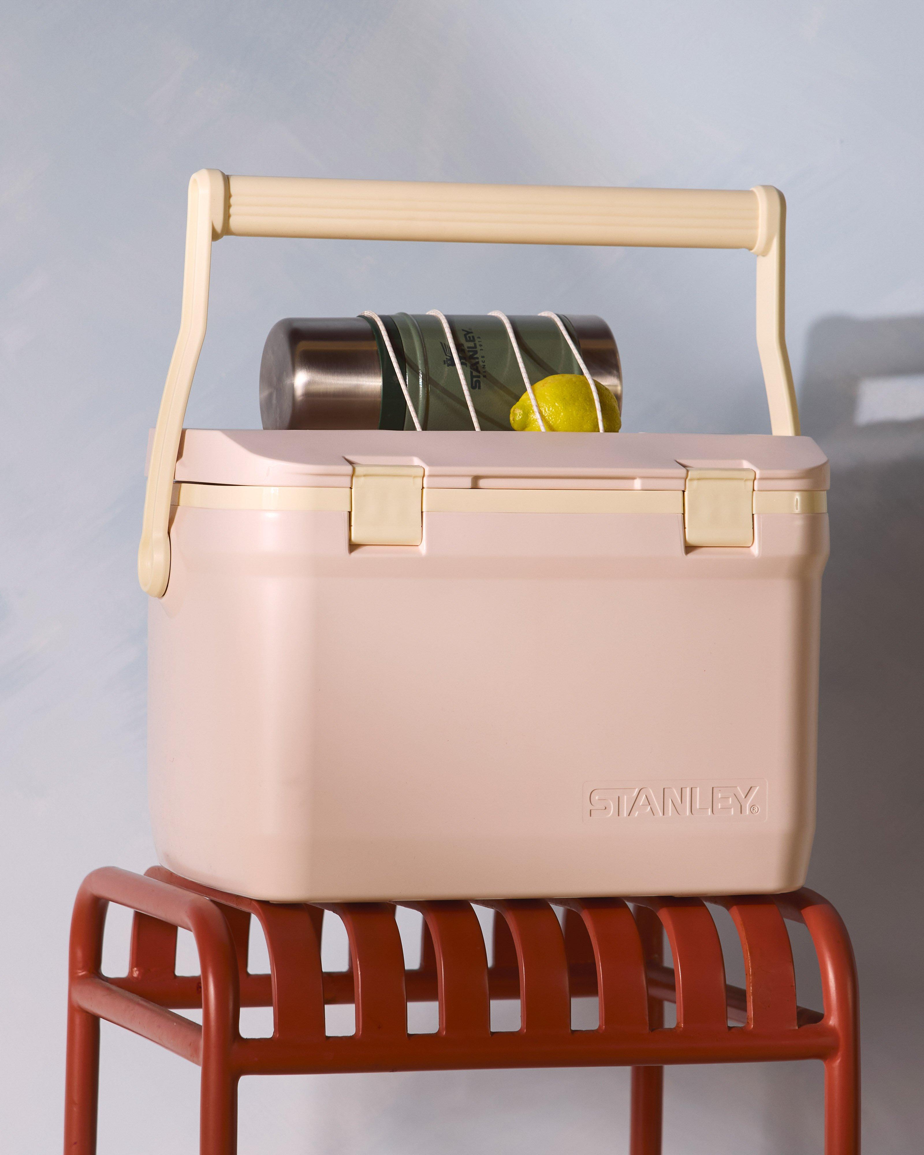  Stanley Easy-Carry Outdoor Cooler - 1.5L -  Pink