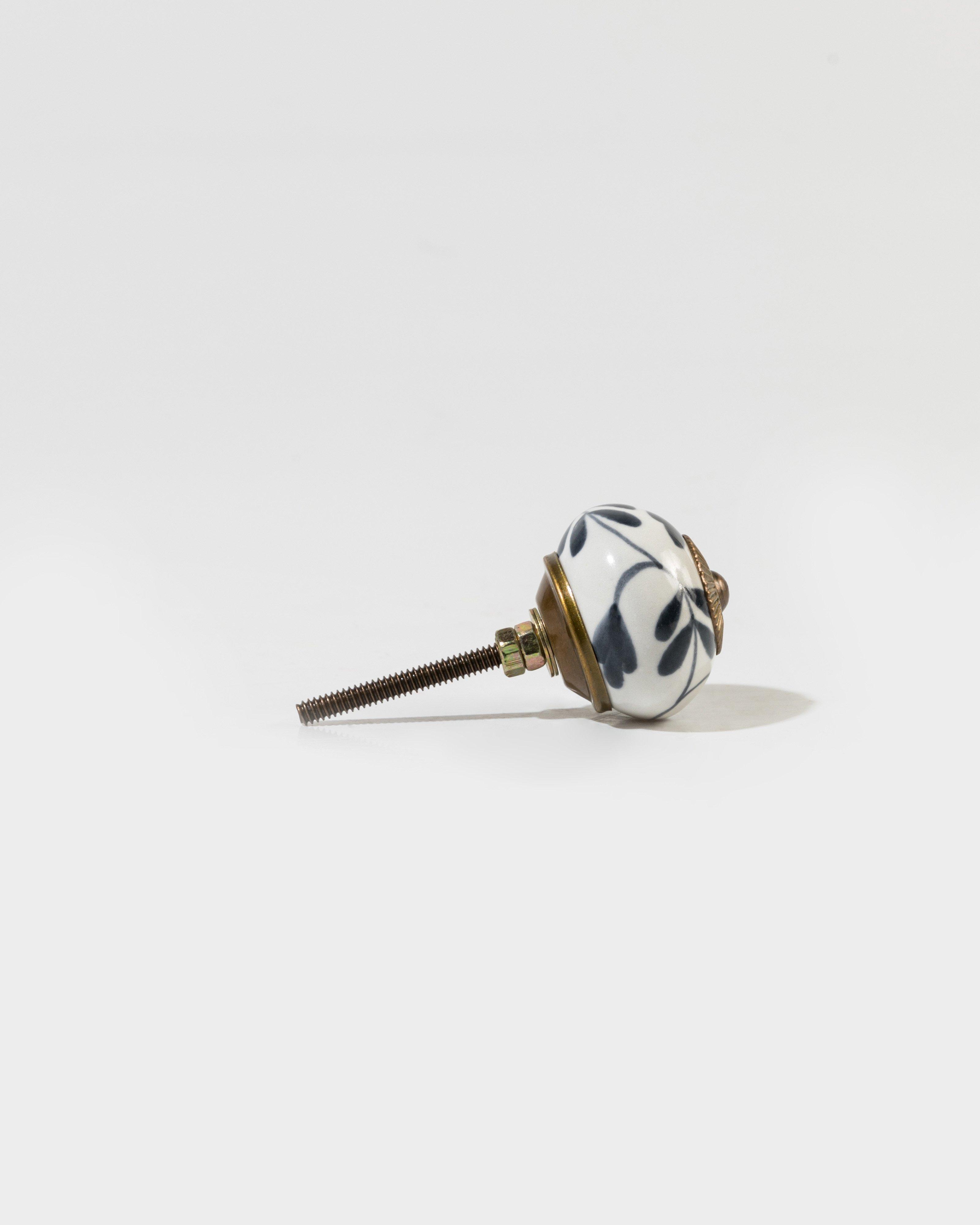 Round Leaf Knob -  White/Grey