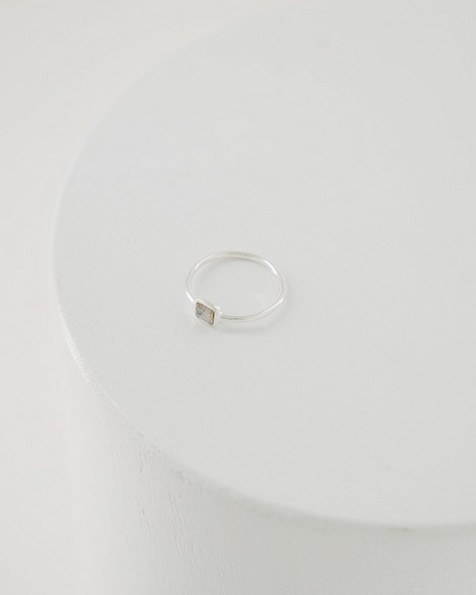 Labradorite Minimalist Ring -  silver